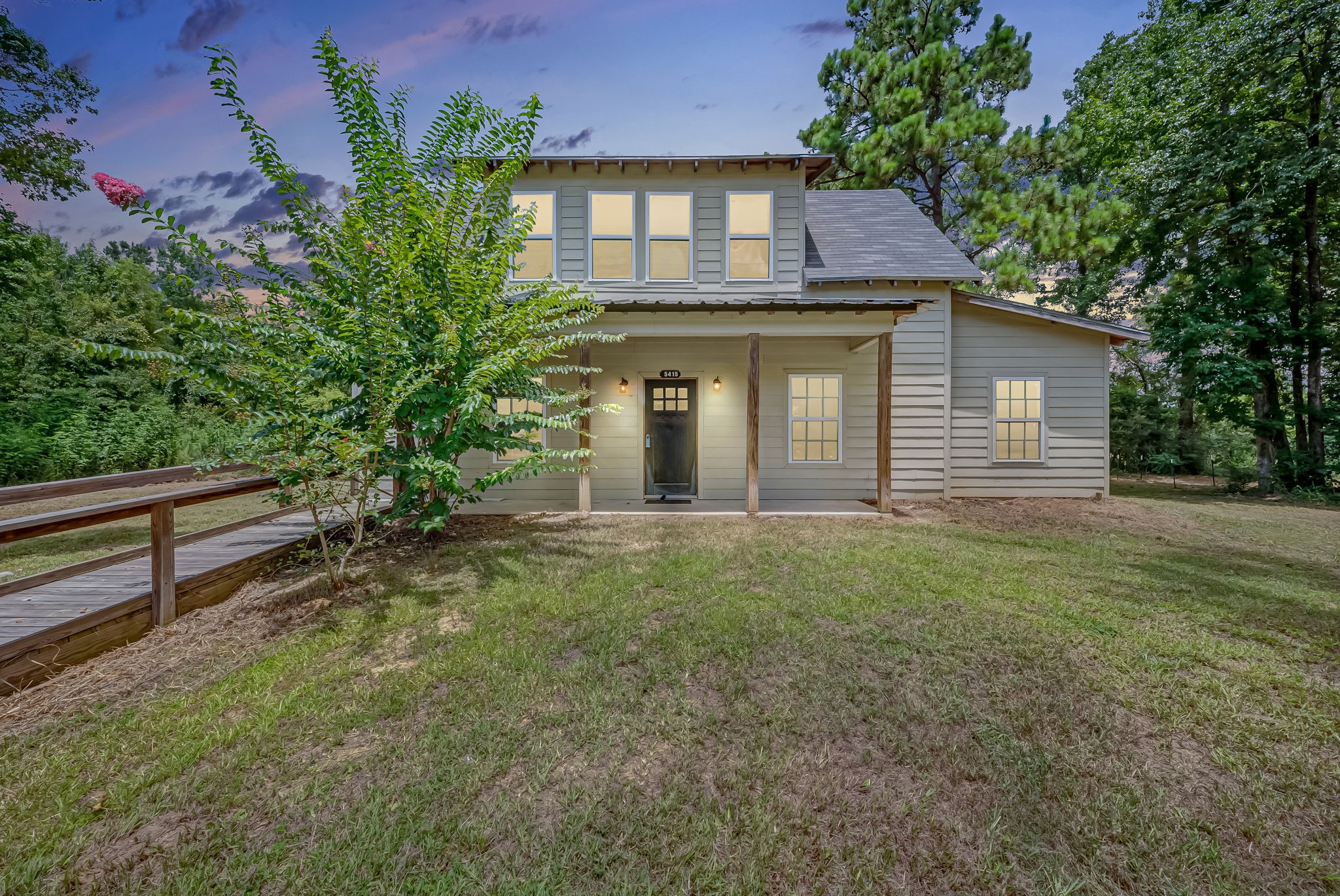 5415 Highway 105 Property Photo 1