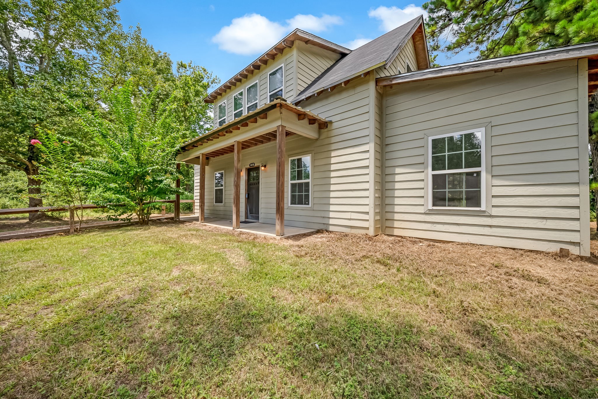 5415 Highway 105 Property Photo 2