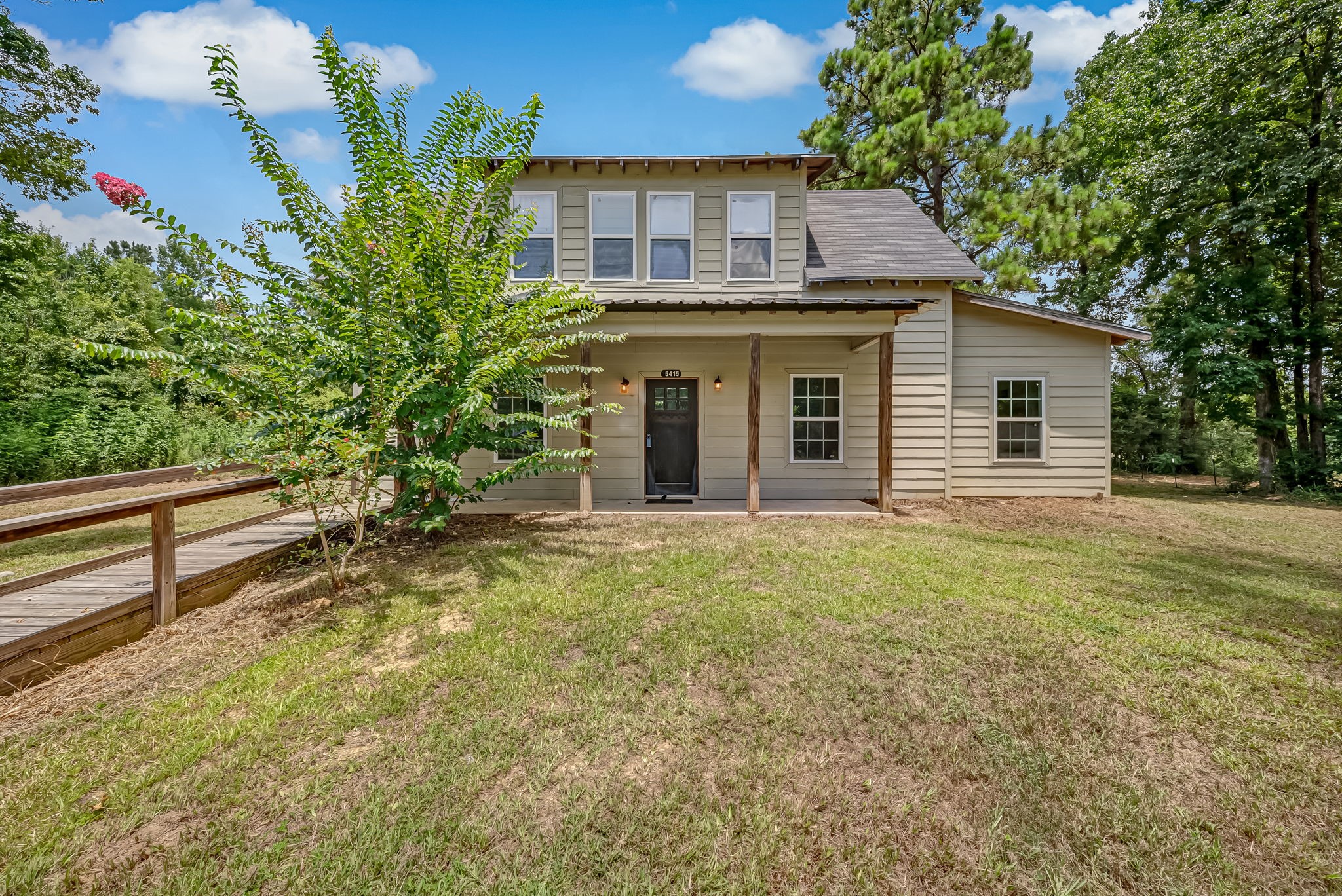 5415 Highway 105 Property Photo 3