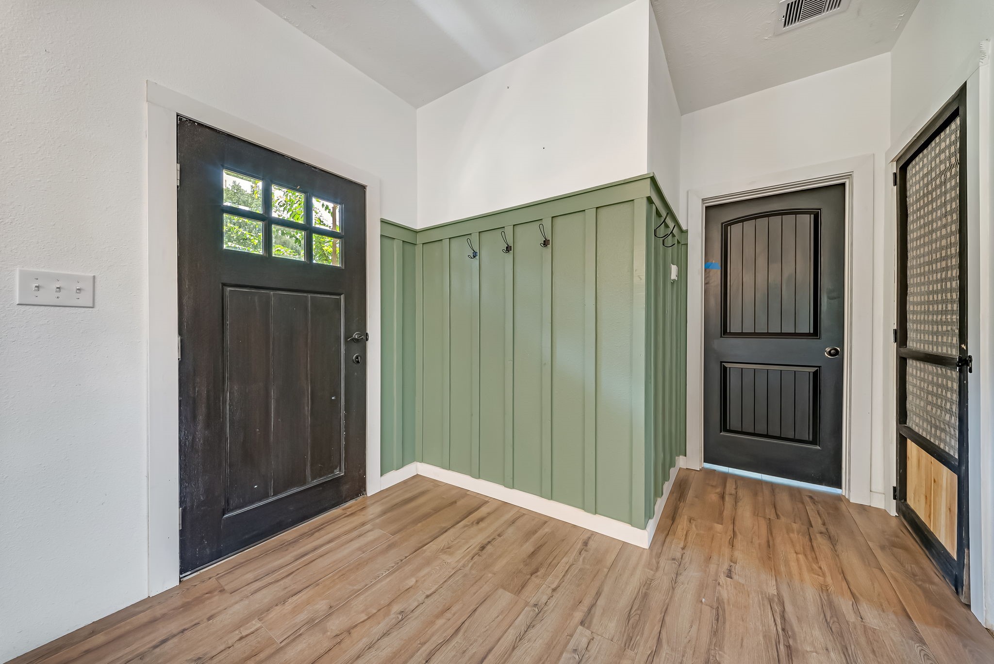 5415 Highway 105 Property Photo 5