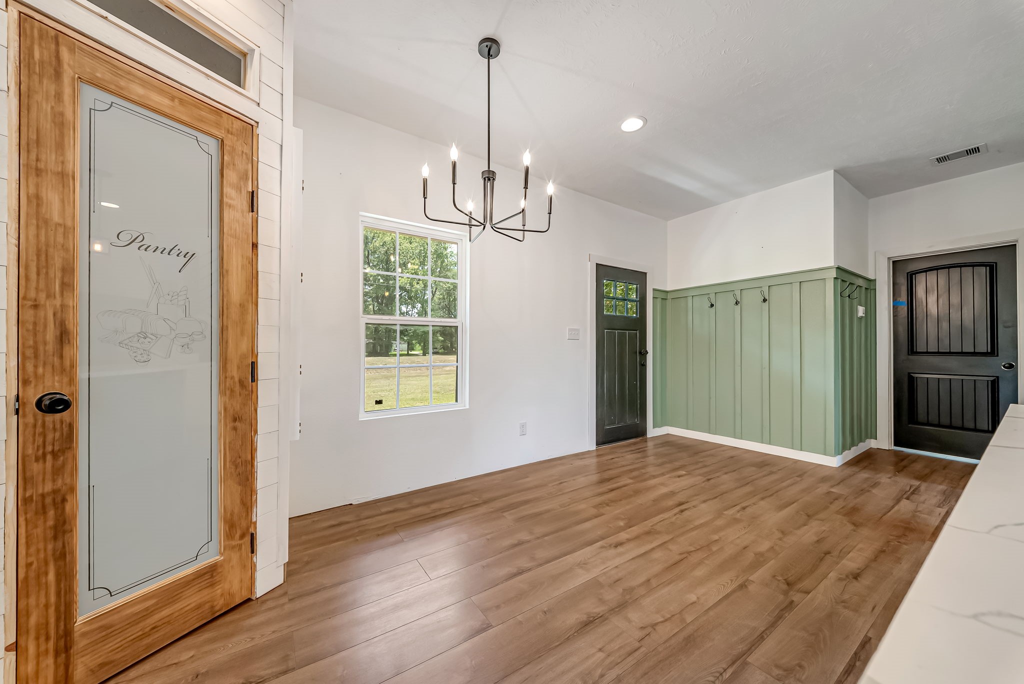 5415 Highway 105 Property Photo 11