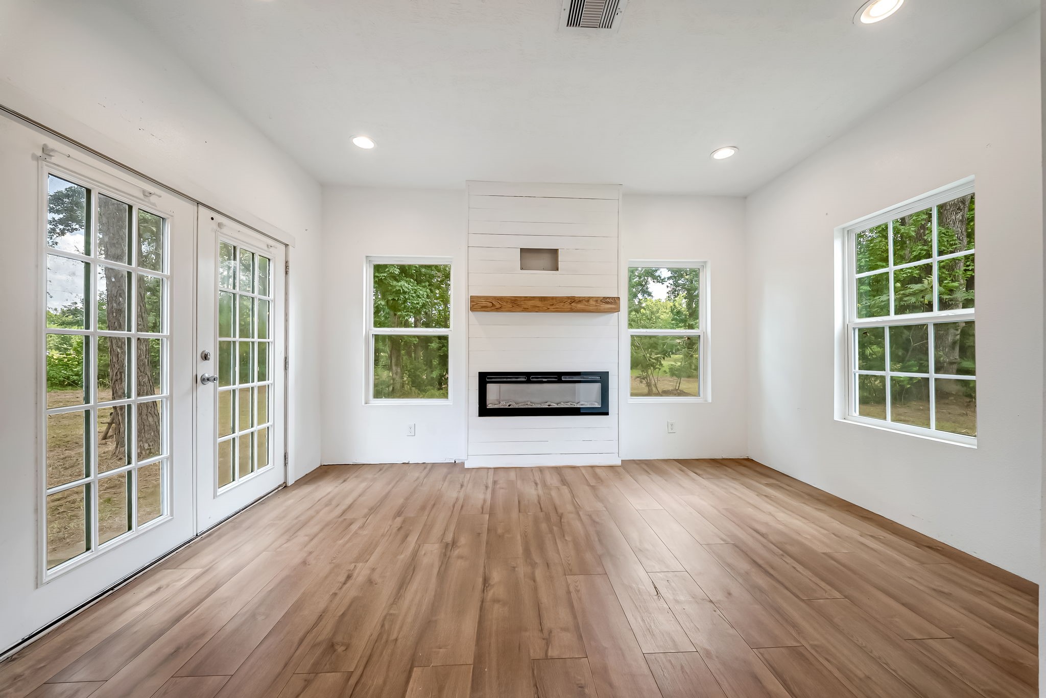 5415 Highway 105 Property Photo 12