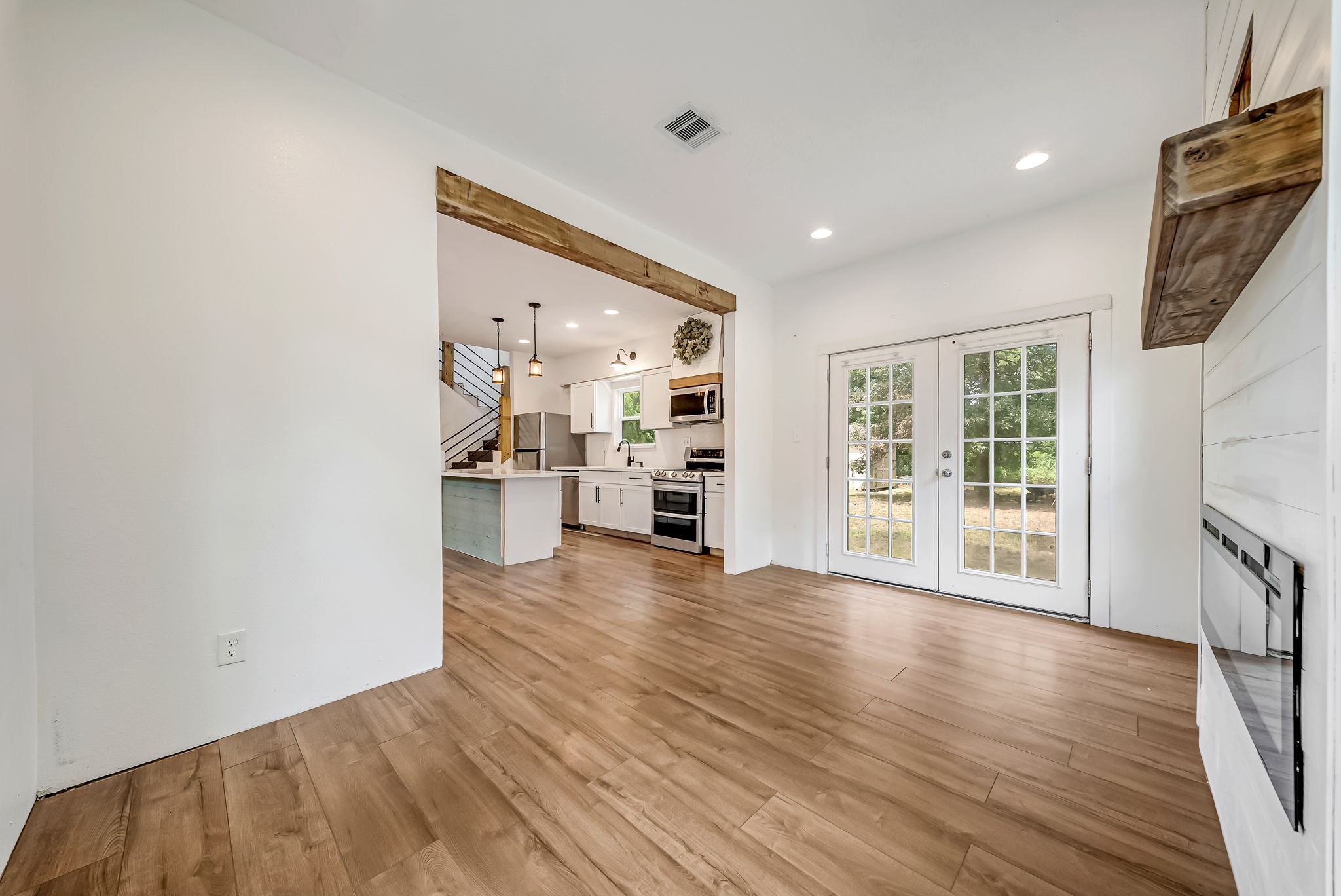 5415 Highway 105 Property Photo 14