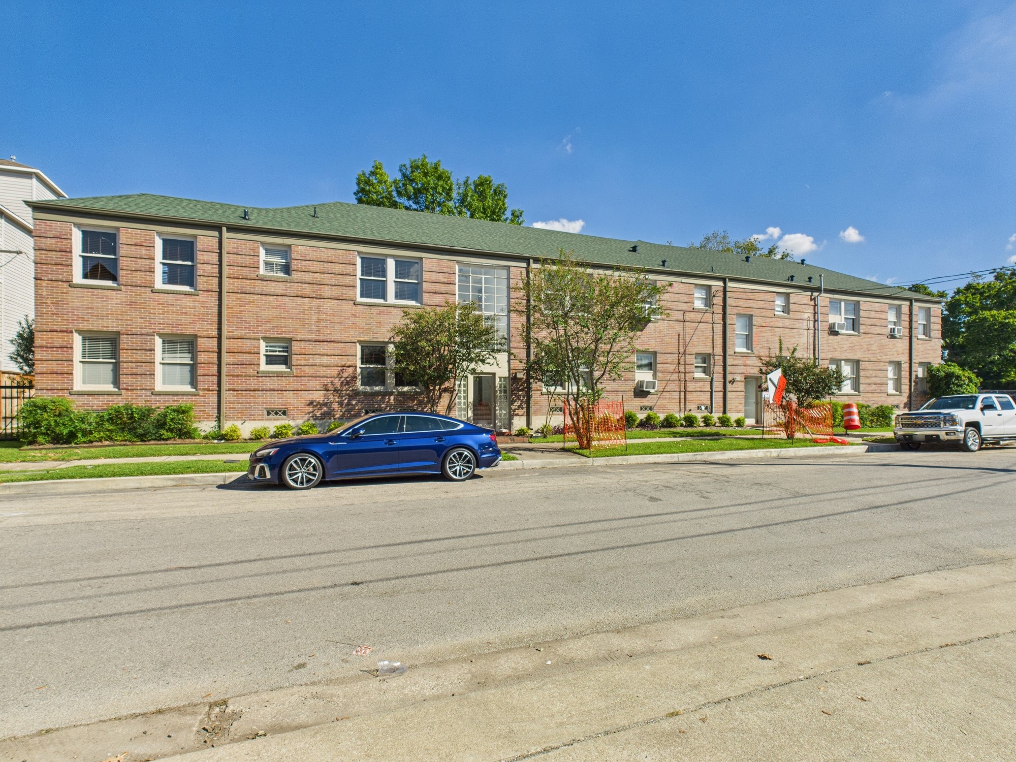 1920 Richmond Avenue 16 Property Photo 1