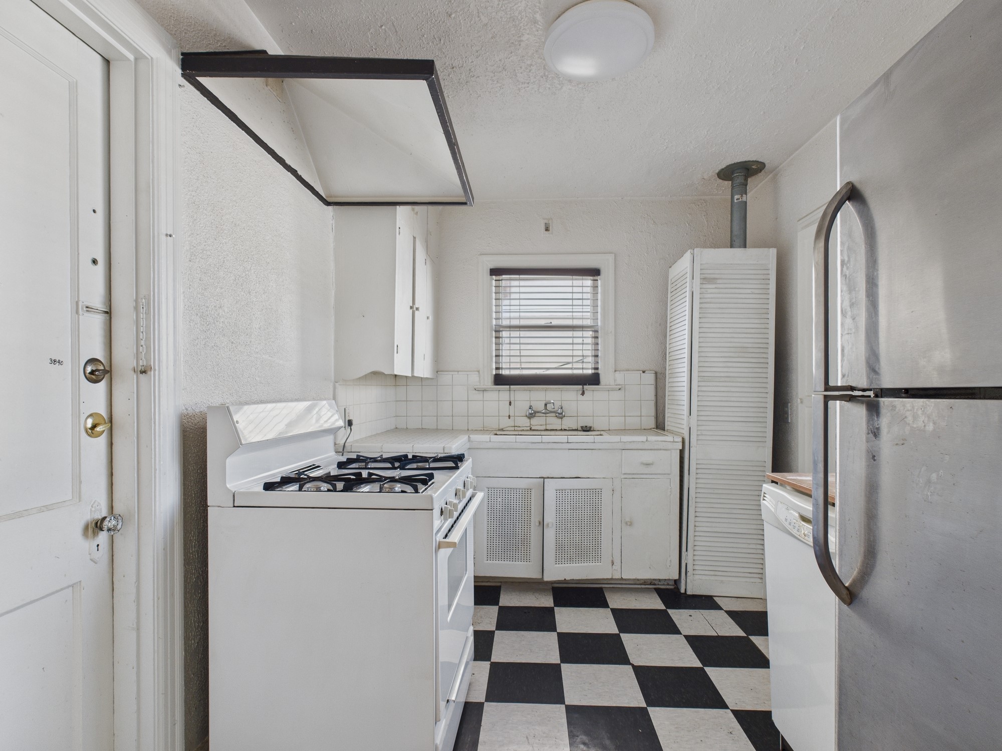 1920 Richmond Avenue 16 Property Photo 6