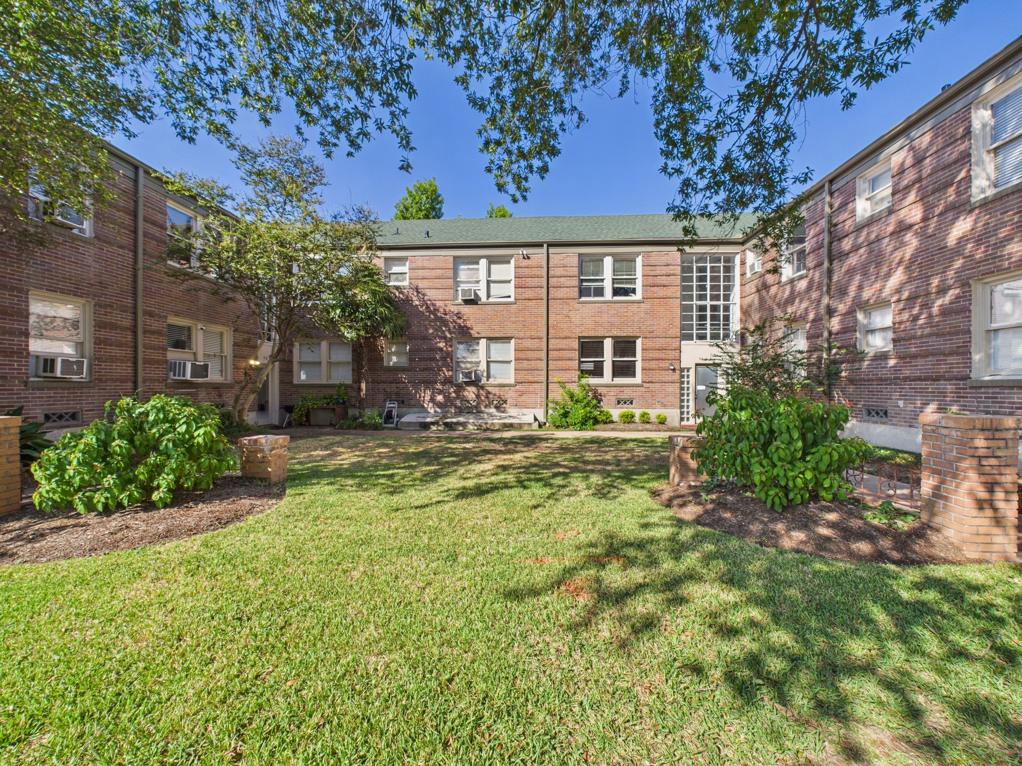 1920 Richmond Avenue 16 Property Photo 17