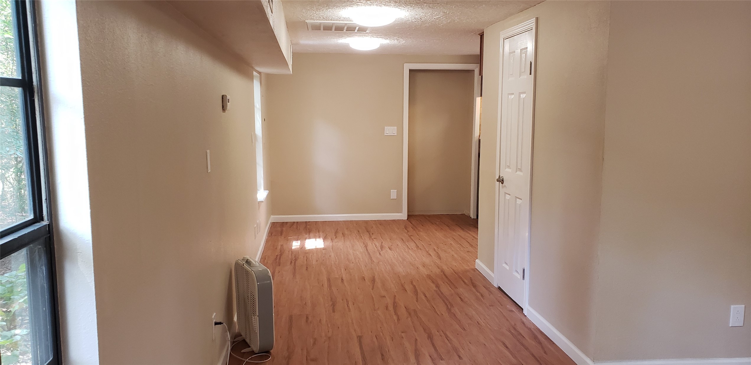 15906 Long Neck Property Photo 6