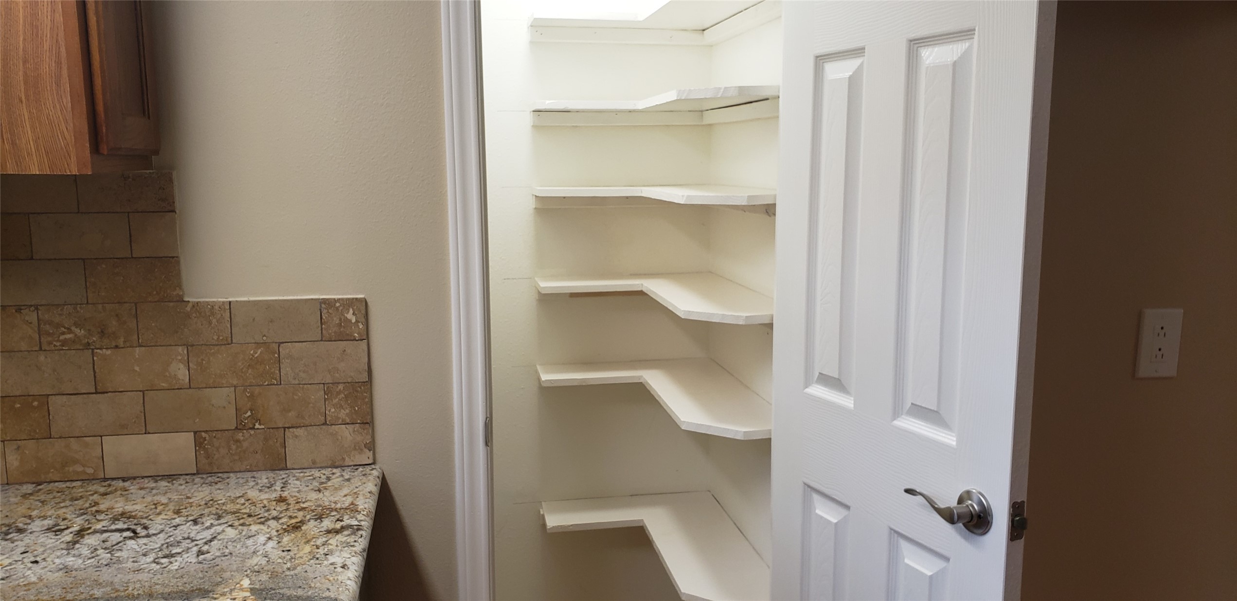 15906 Long Neck Property Photo 11
