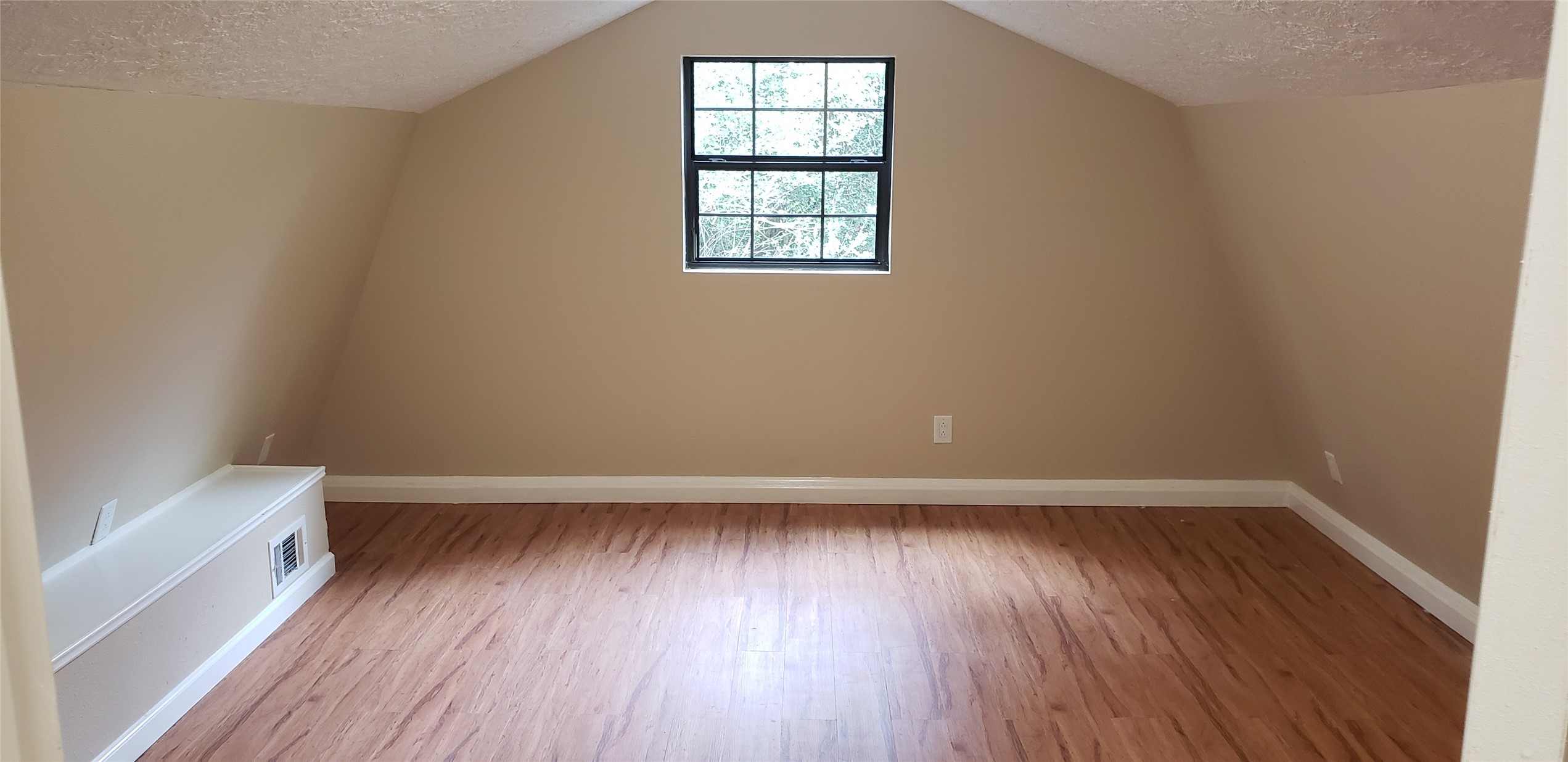 15906 Long Neck Property Photo 13