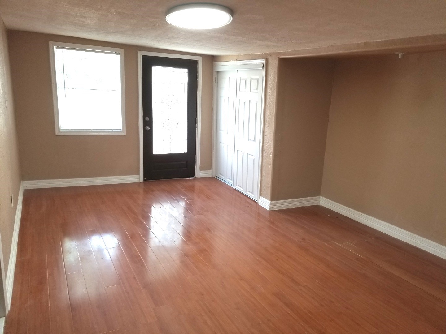 4714 Sharon Street Property Photo 3