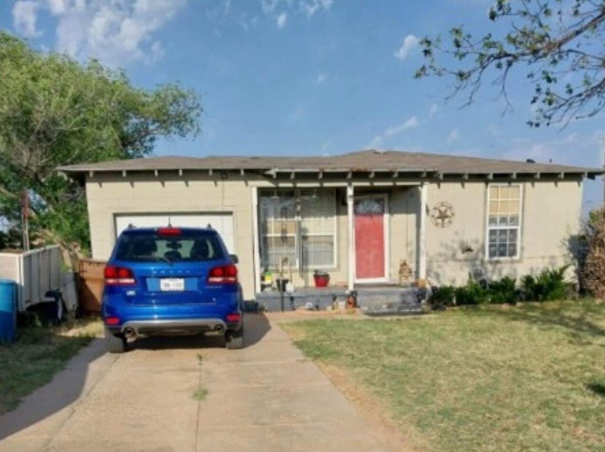 1311 Lamar Avenue Property Photo 1