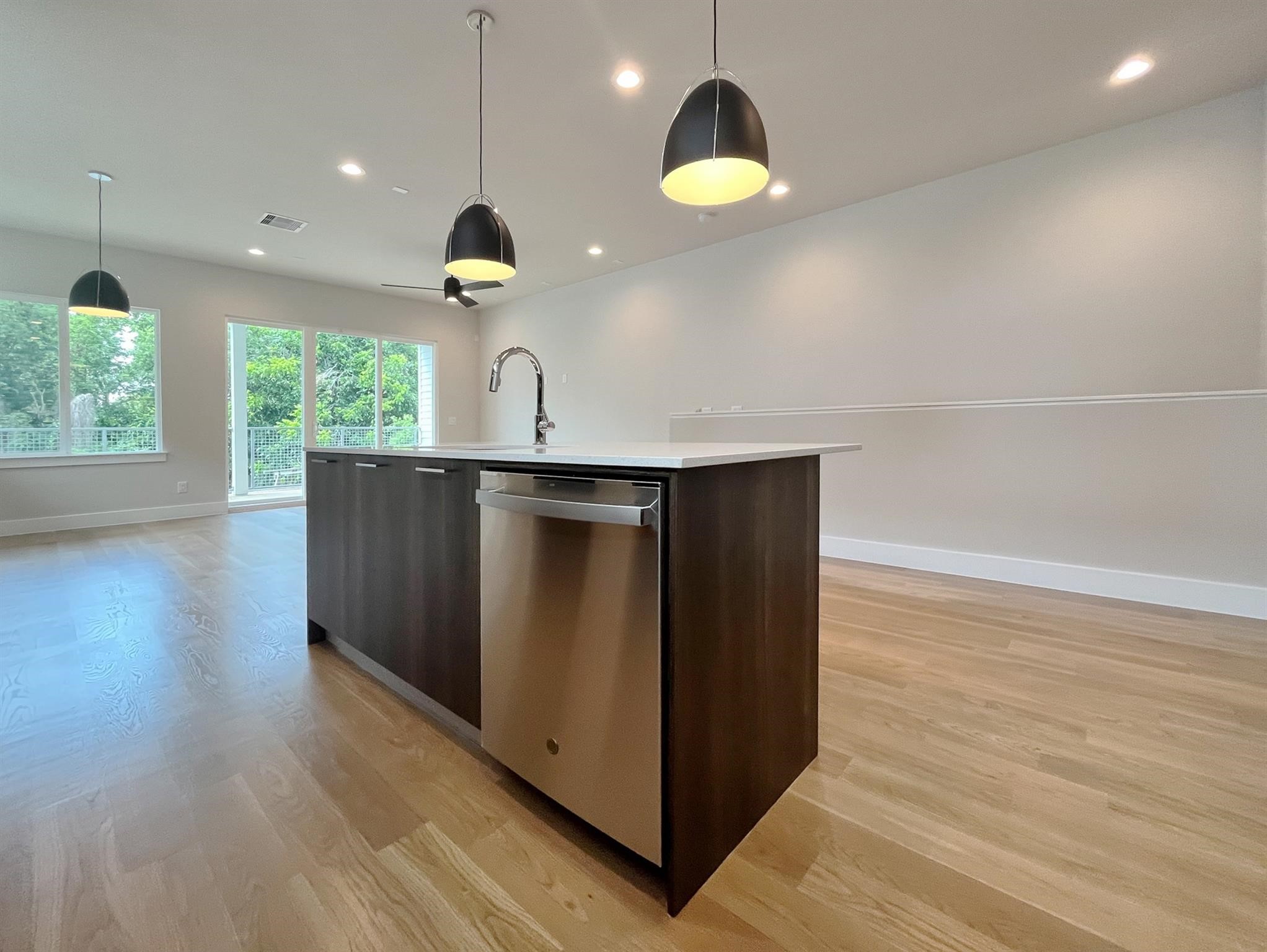 5314 Suez Street Property Photo 4