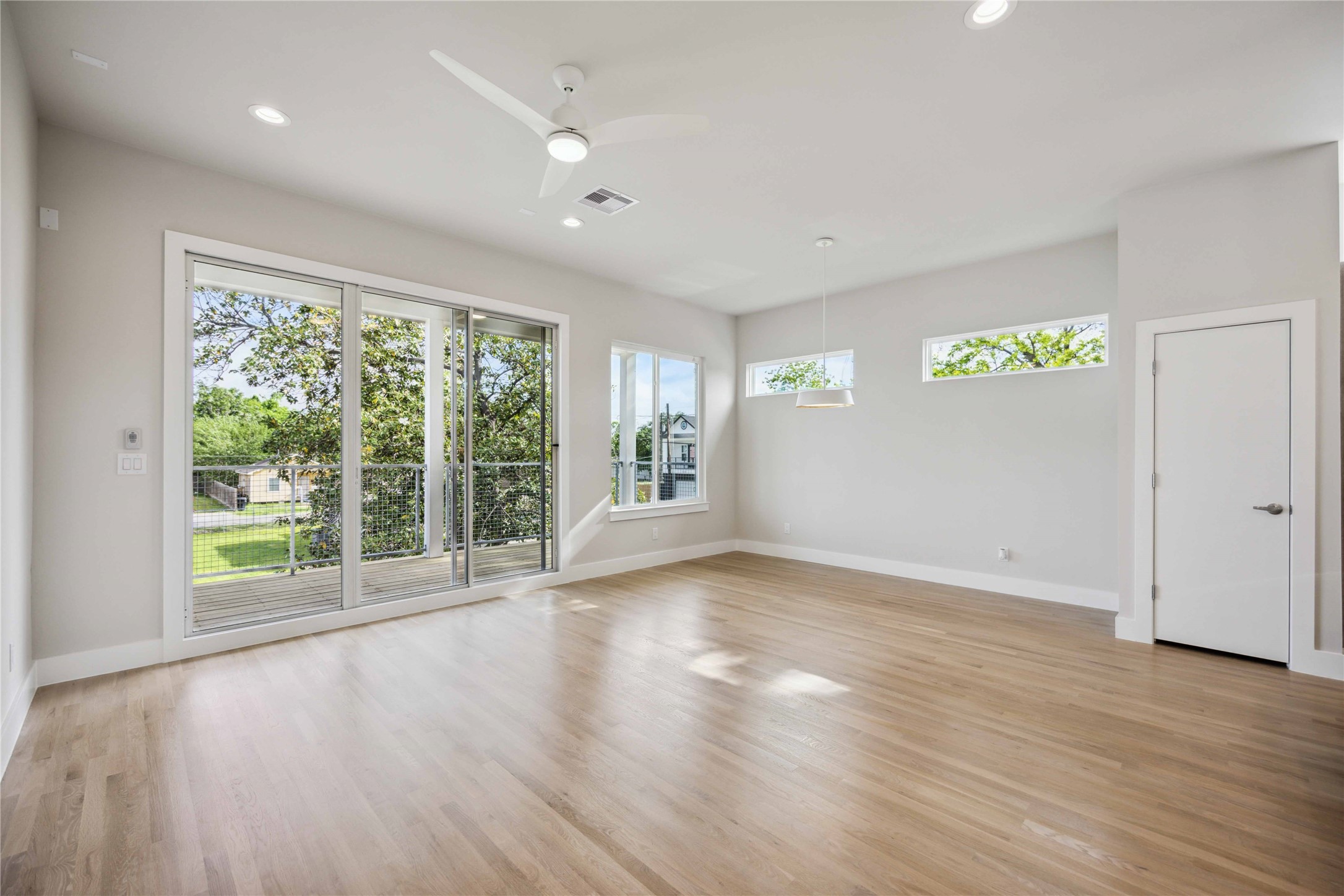 5314 Suez Street Property Photo 6