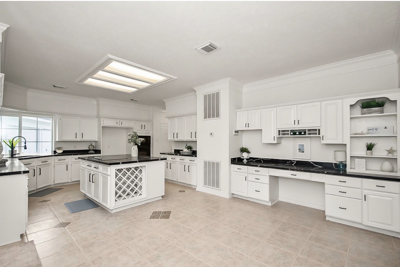 2111 Walnut Creek Drive Property Photo 14