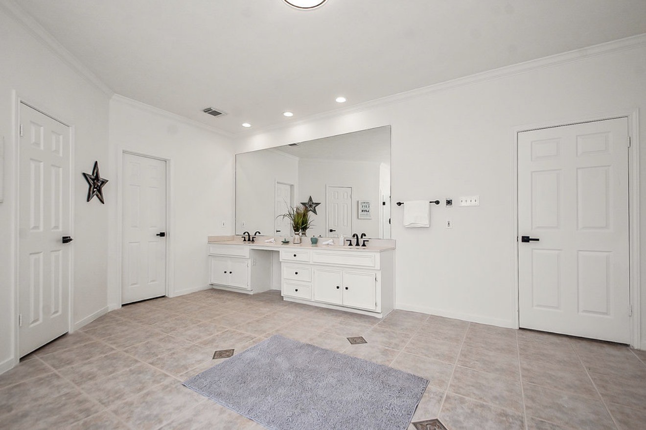 2111 Walnut Creek Drive Property Photo 23
