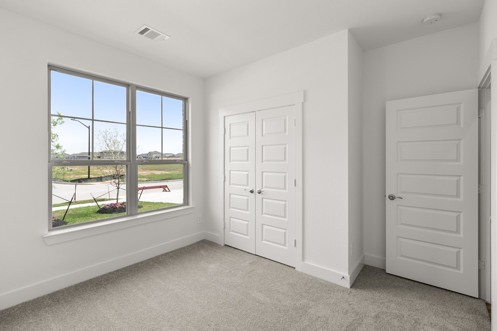 15190 Prairie Mill Drive Property Photo 12