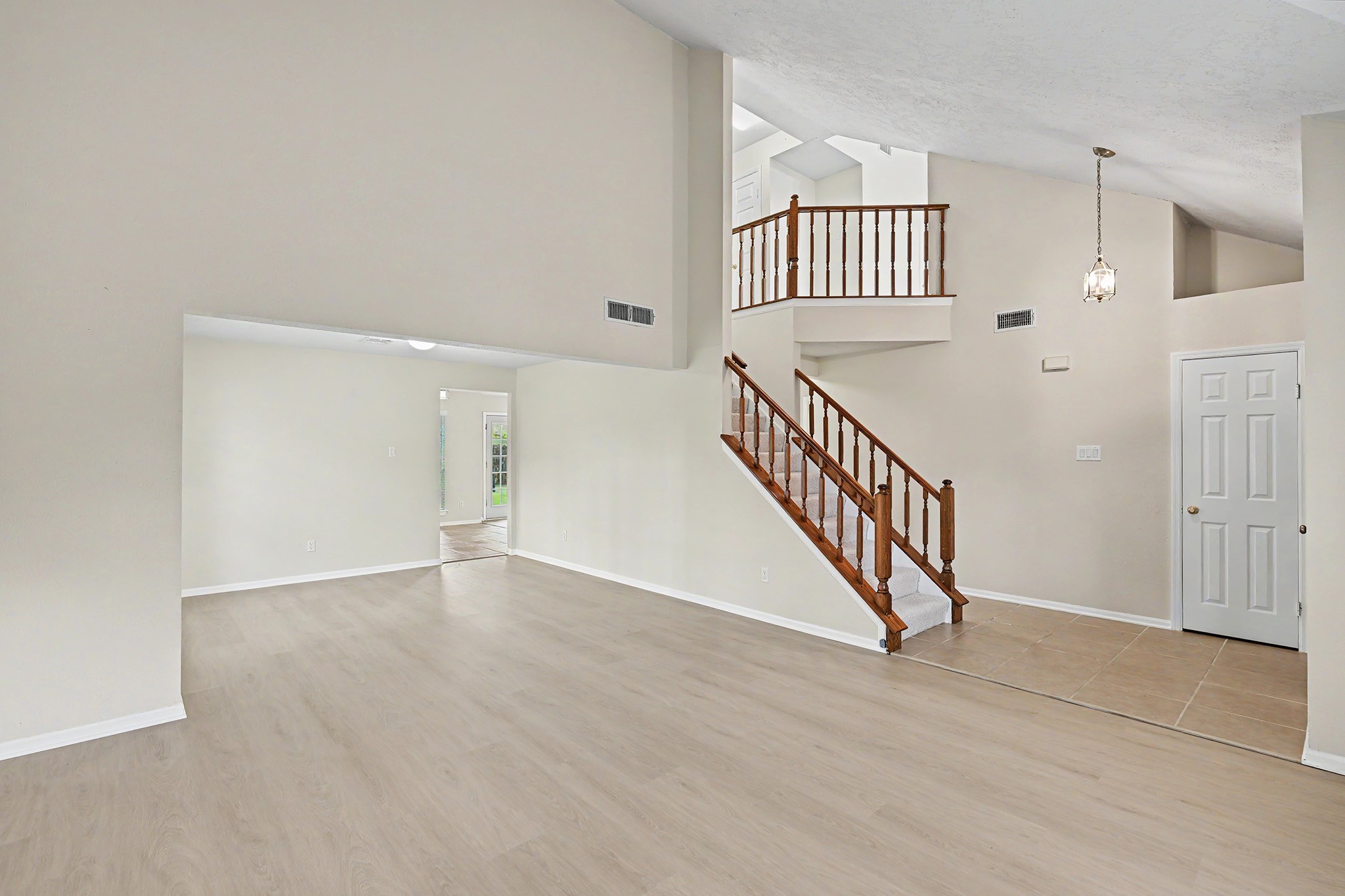 7934 Autumn Laurel Trail Property Photo 3