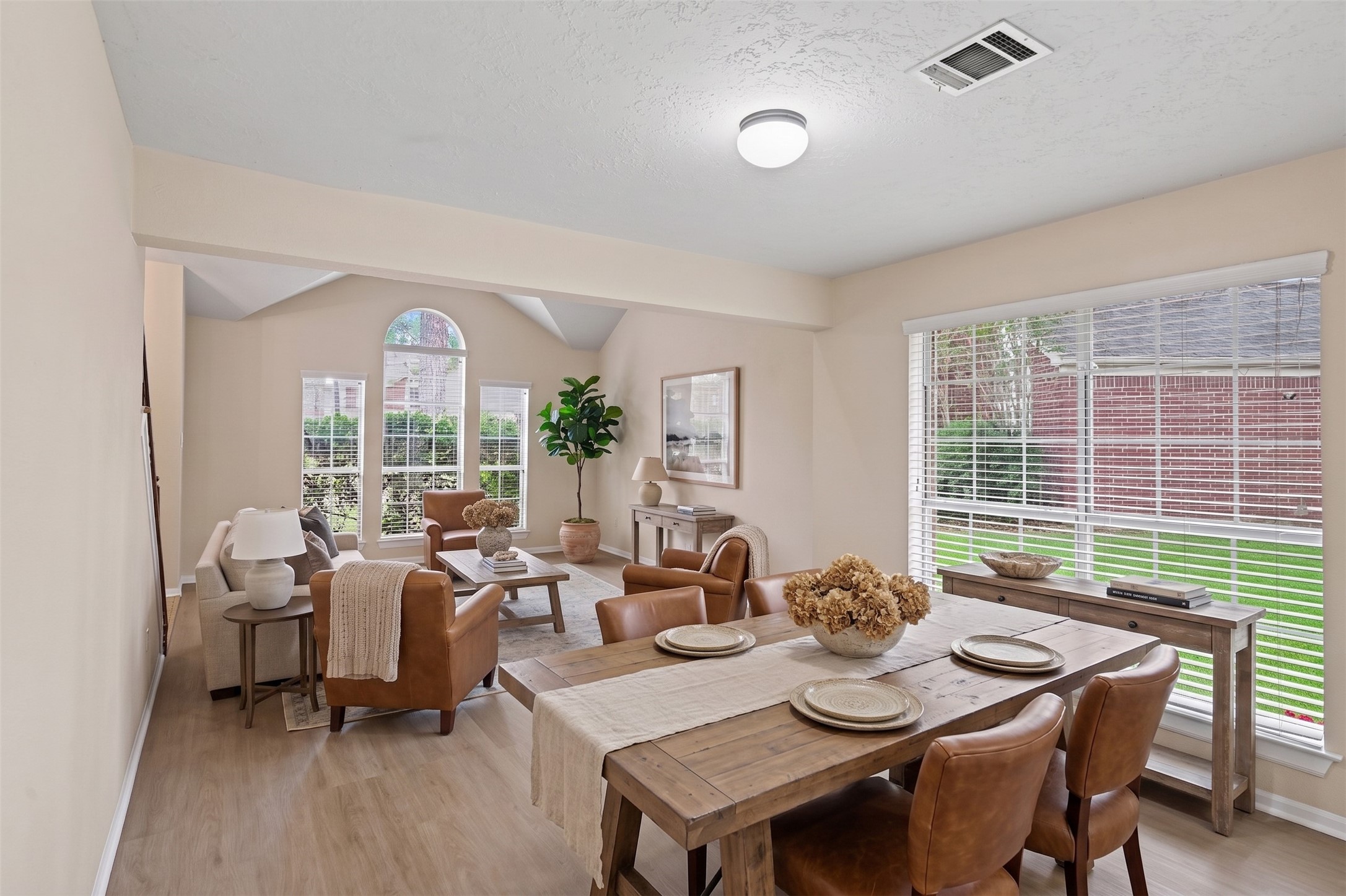 7934 Autumn Laurel Trail Property Photo 6