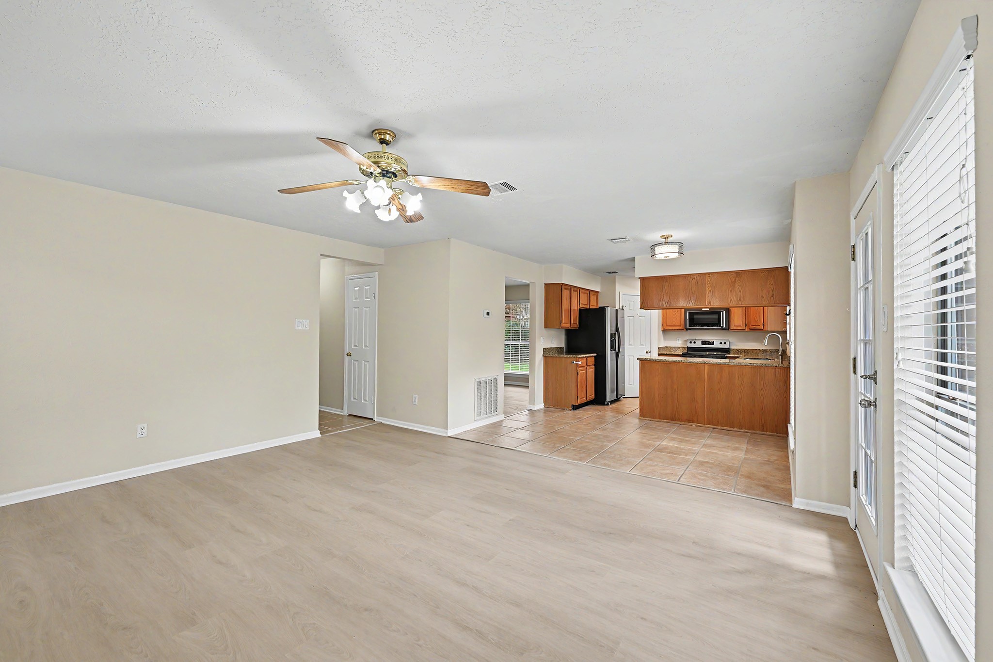 7934 Autumn Laurel Trail Property Photo 9