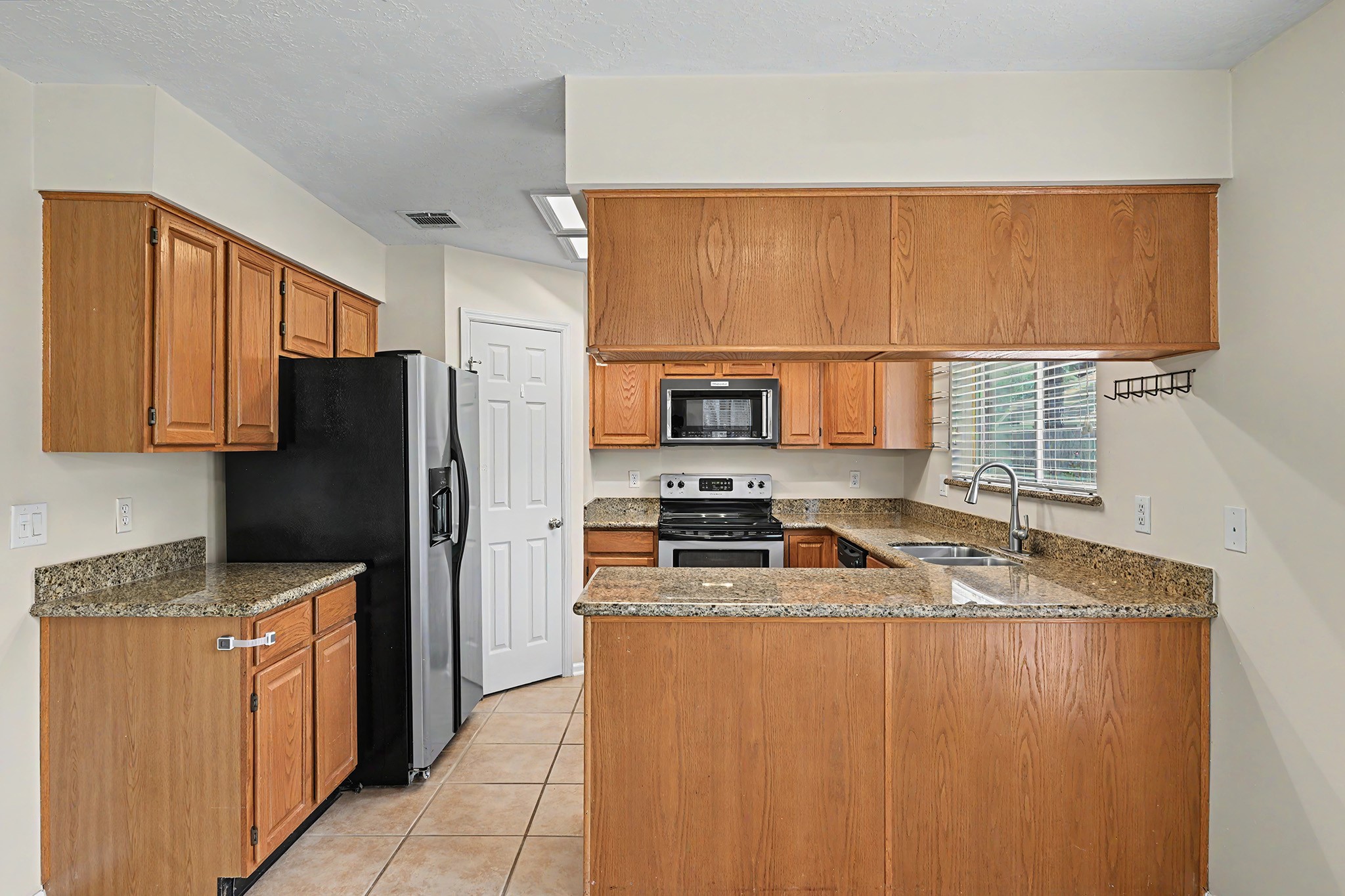 7934 Autumn Laurel Trail Property Photo 11