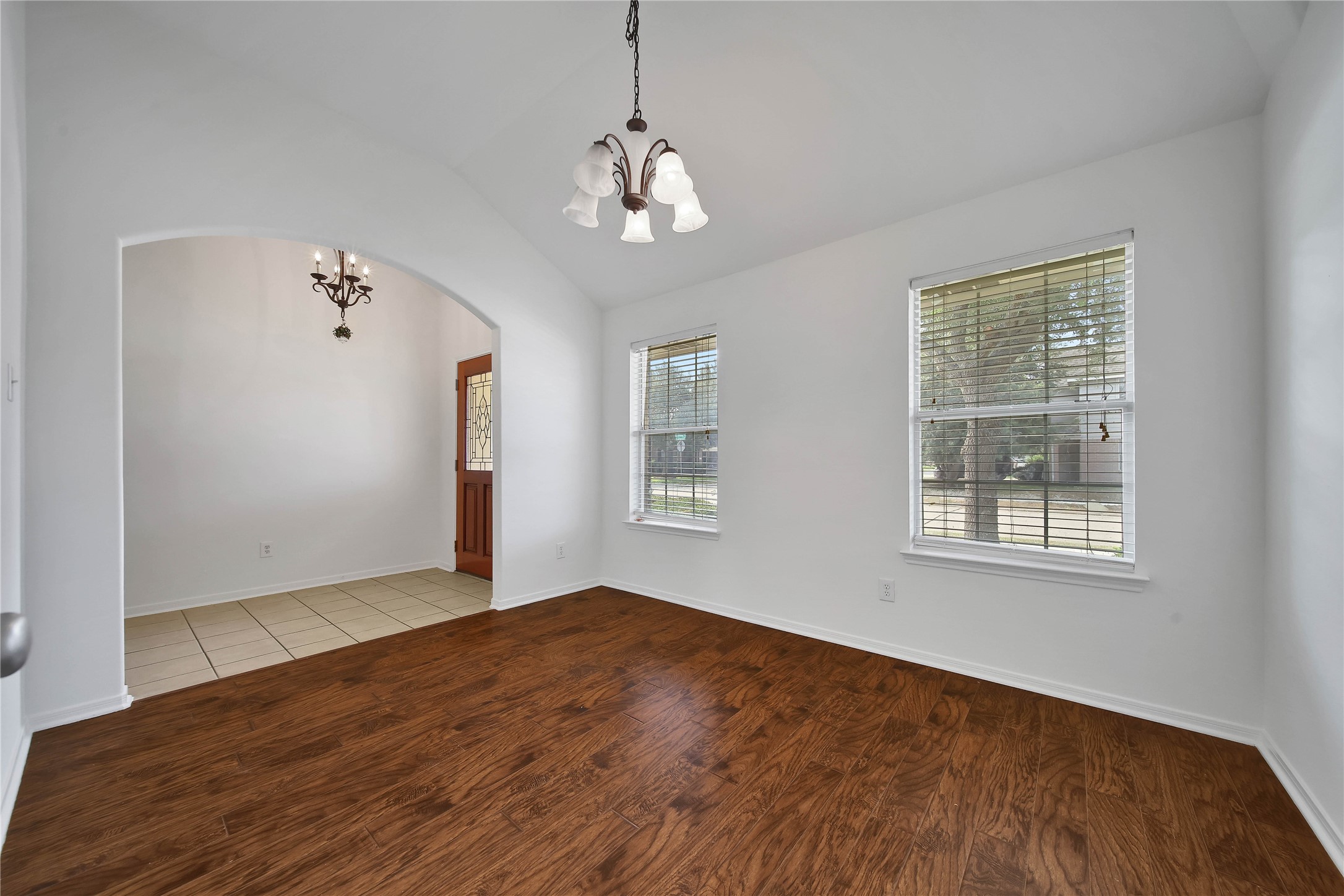 6403 Larrycrest Drive Property Photo 7
