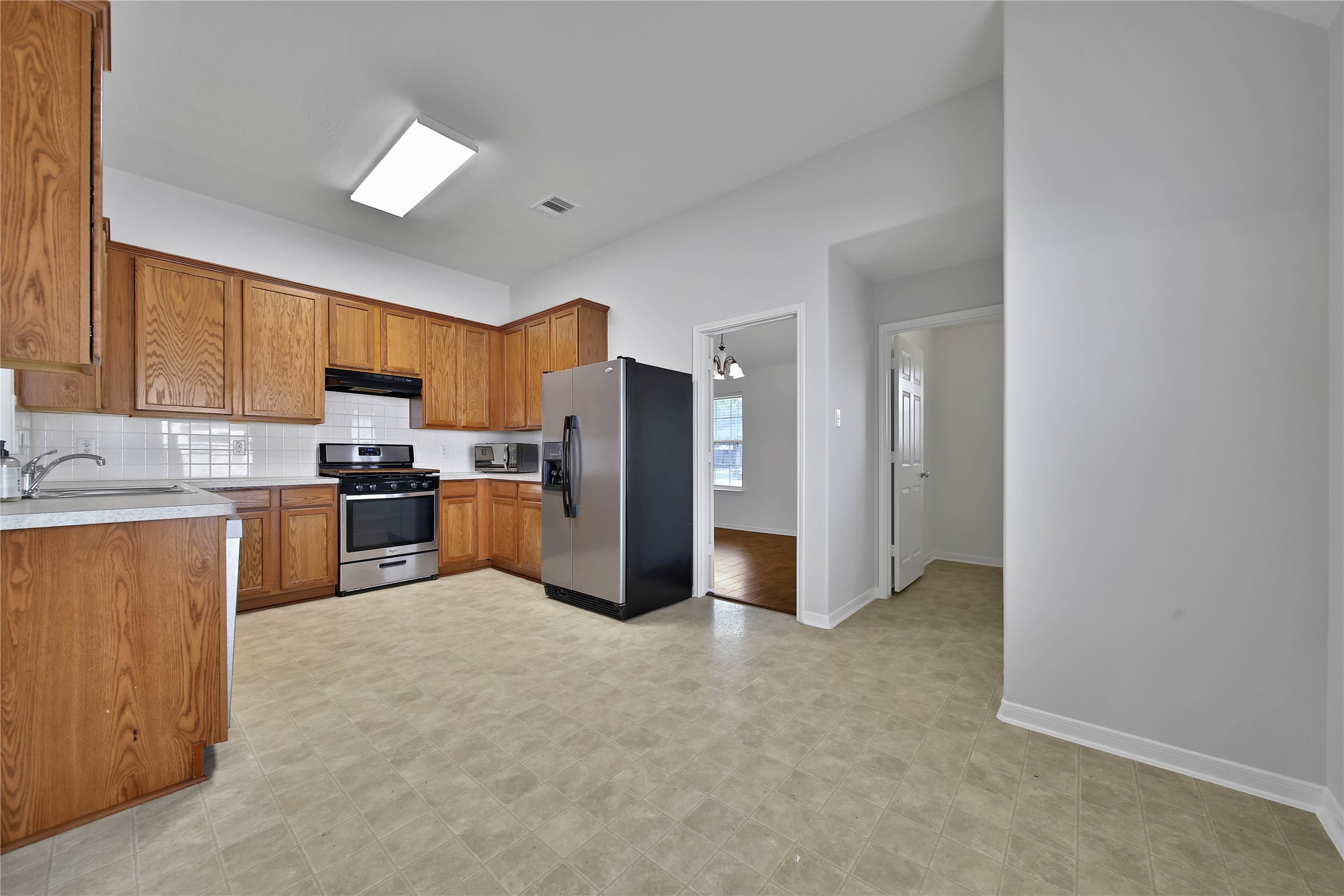 6403 Larrycrest Drive Property Photo 10