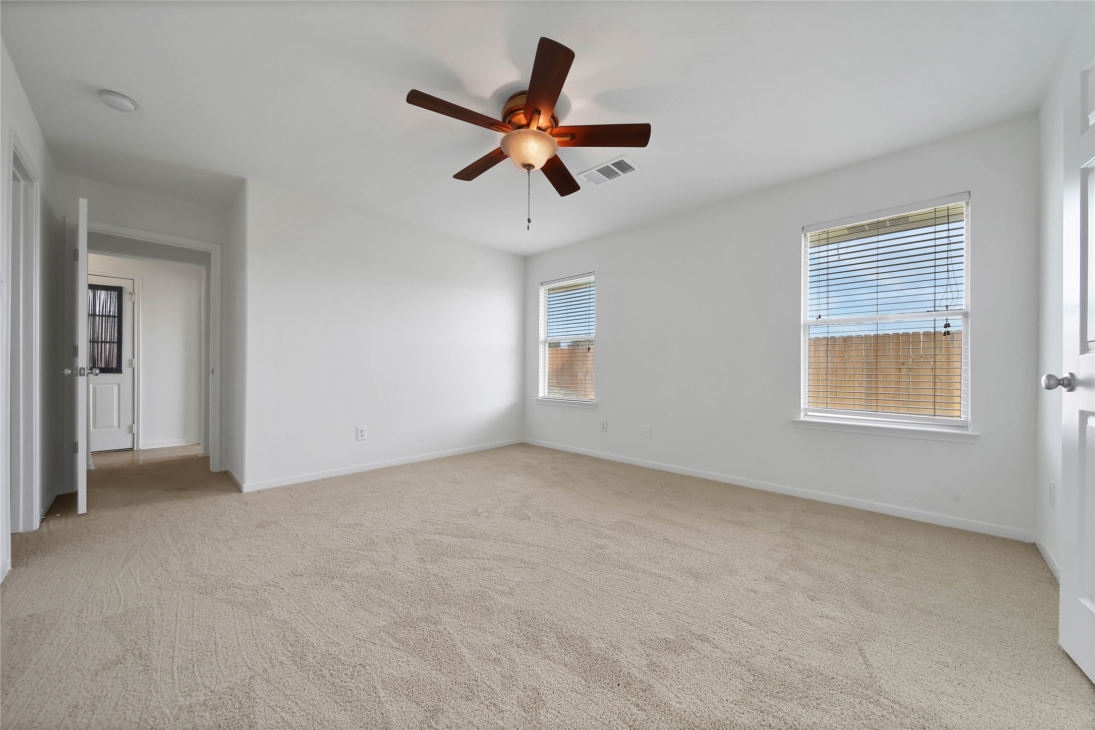 6403 Larrycrest Drive Property Photo 16