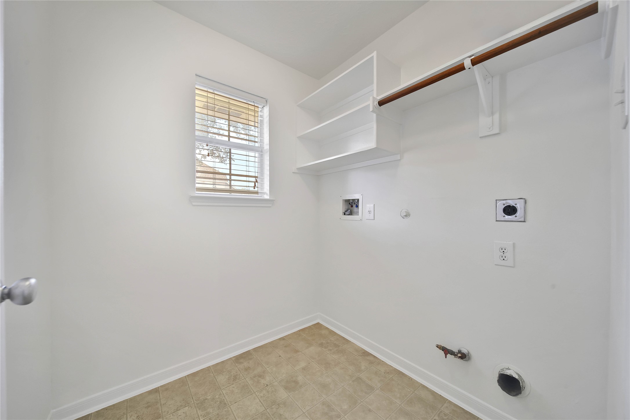 6403 Larrycrest Drive Property Photo 31