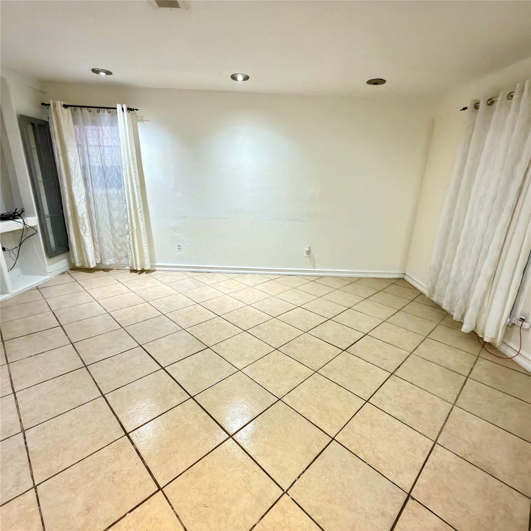 6406 Tall Willow Drive Property Photo 8
