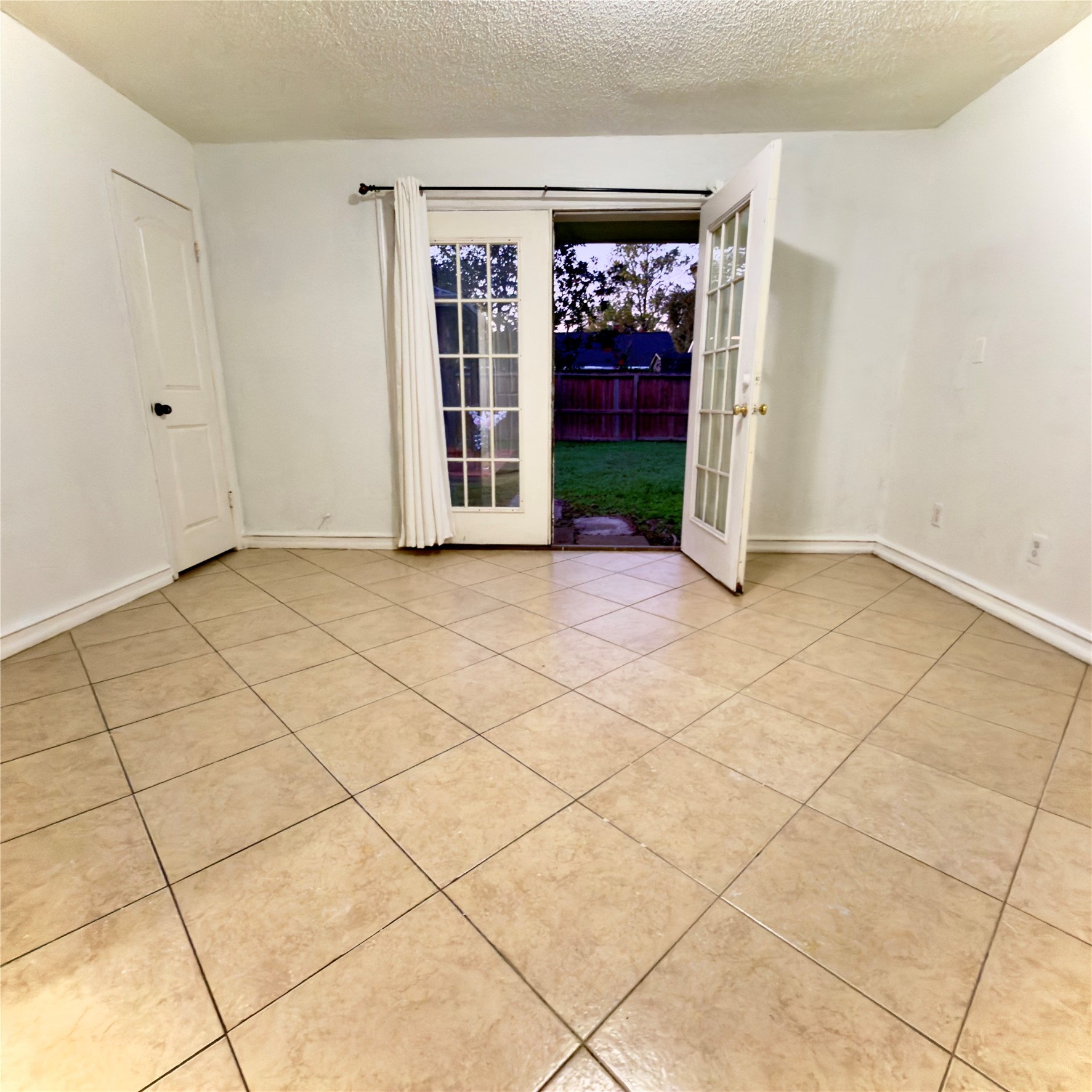 6406 Tall Willow Drive Property Photo 11