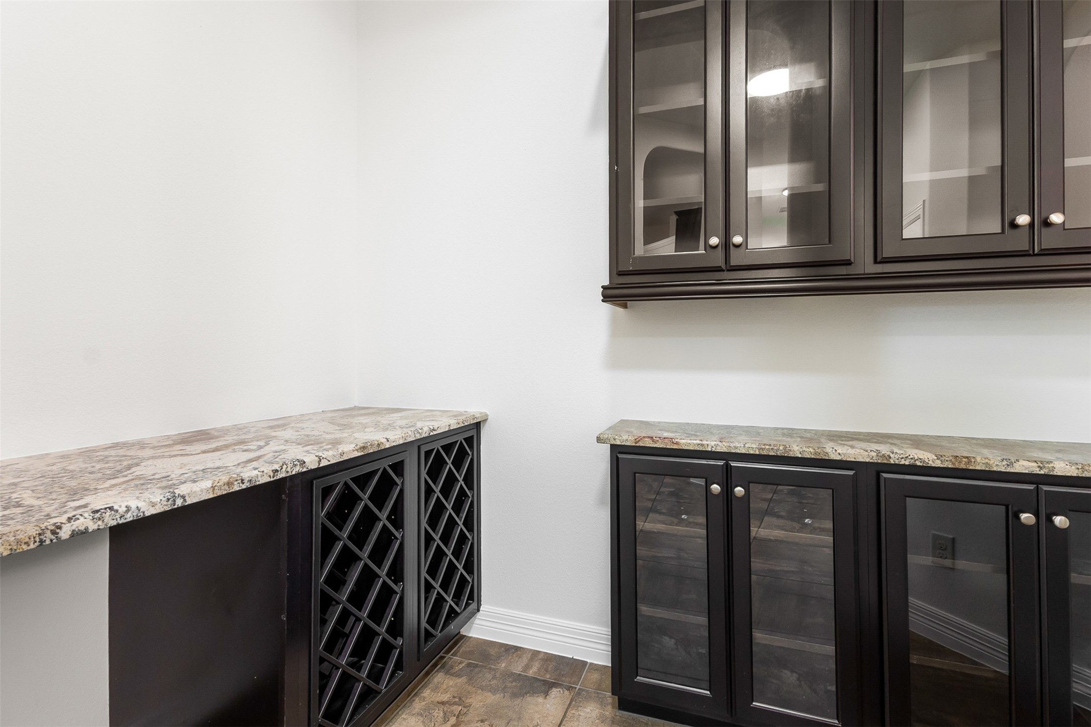 8914 Vineyard Valley Court Property Photo 17