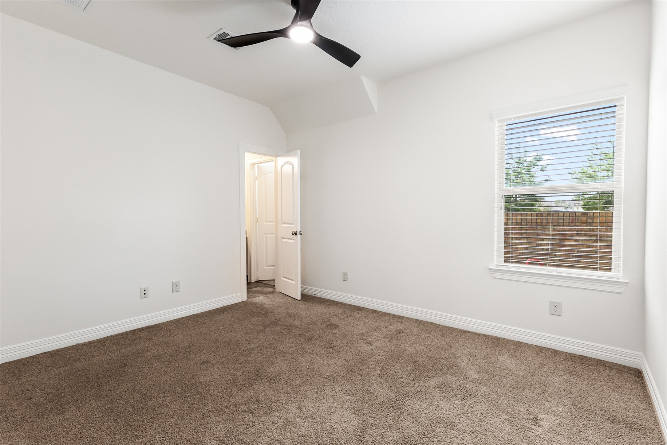 8914 Vineyard Valley Court Property Photo 33