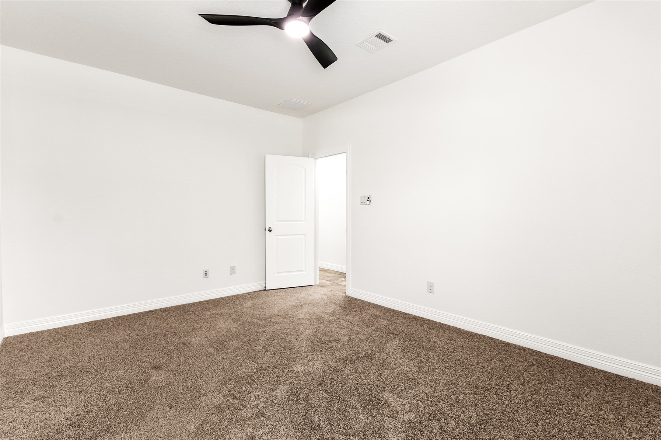 8914 Vineyard Valley Court Property Photo 37