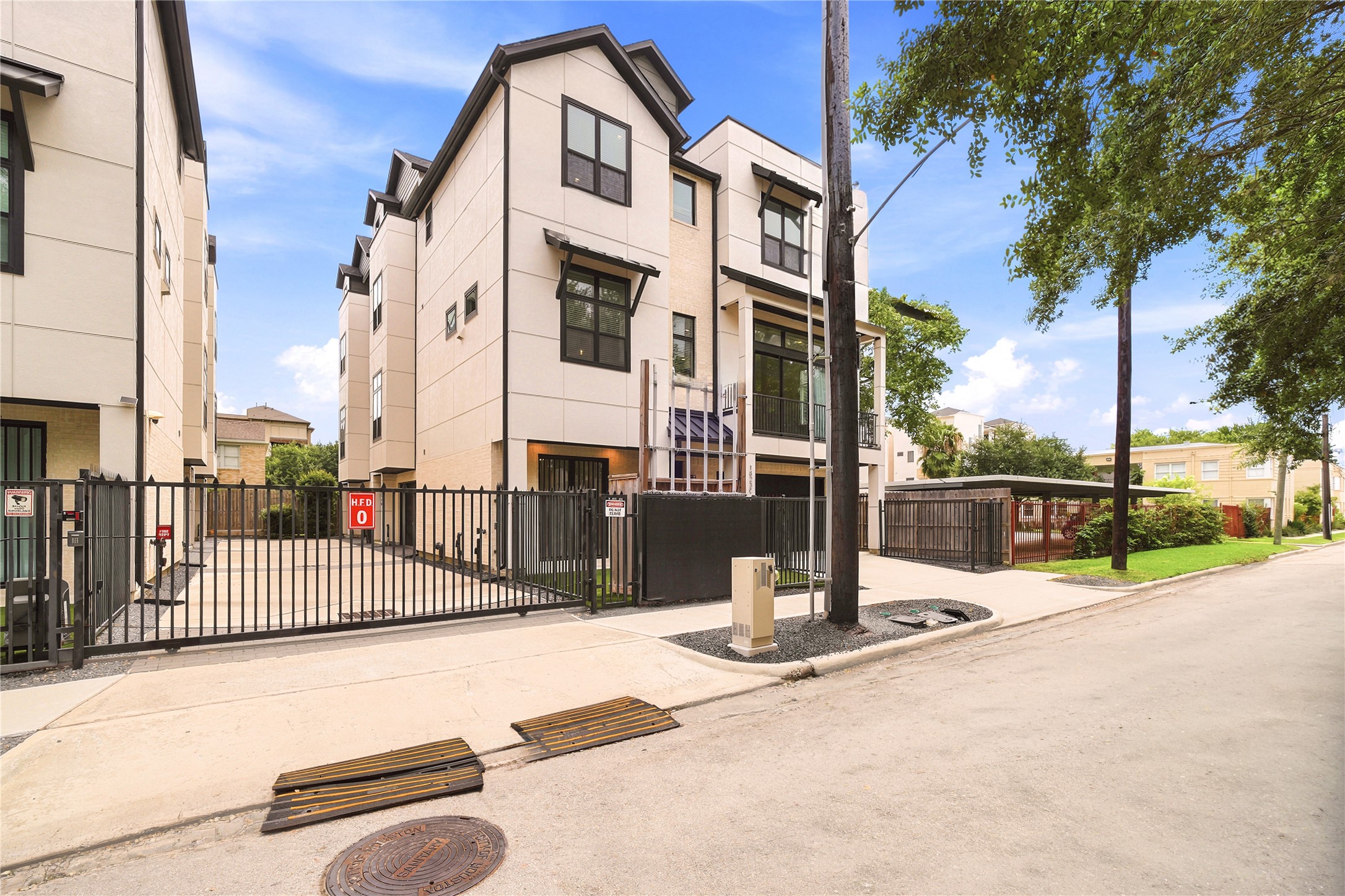 1823 Prospect Street C Property Photo 3