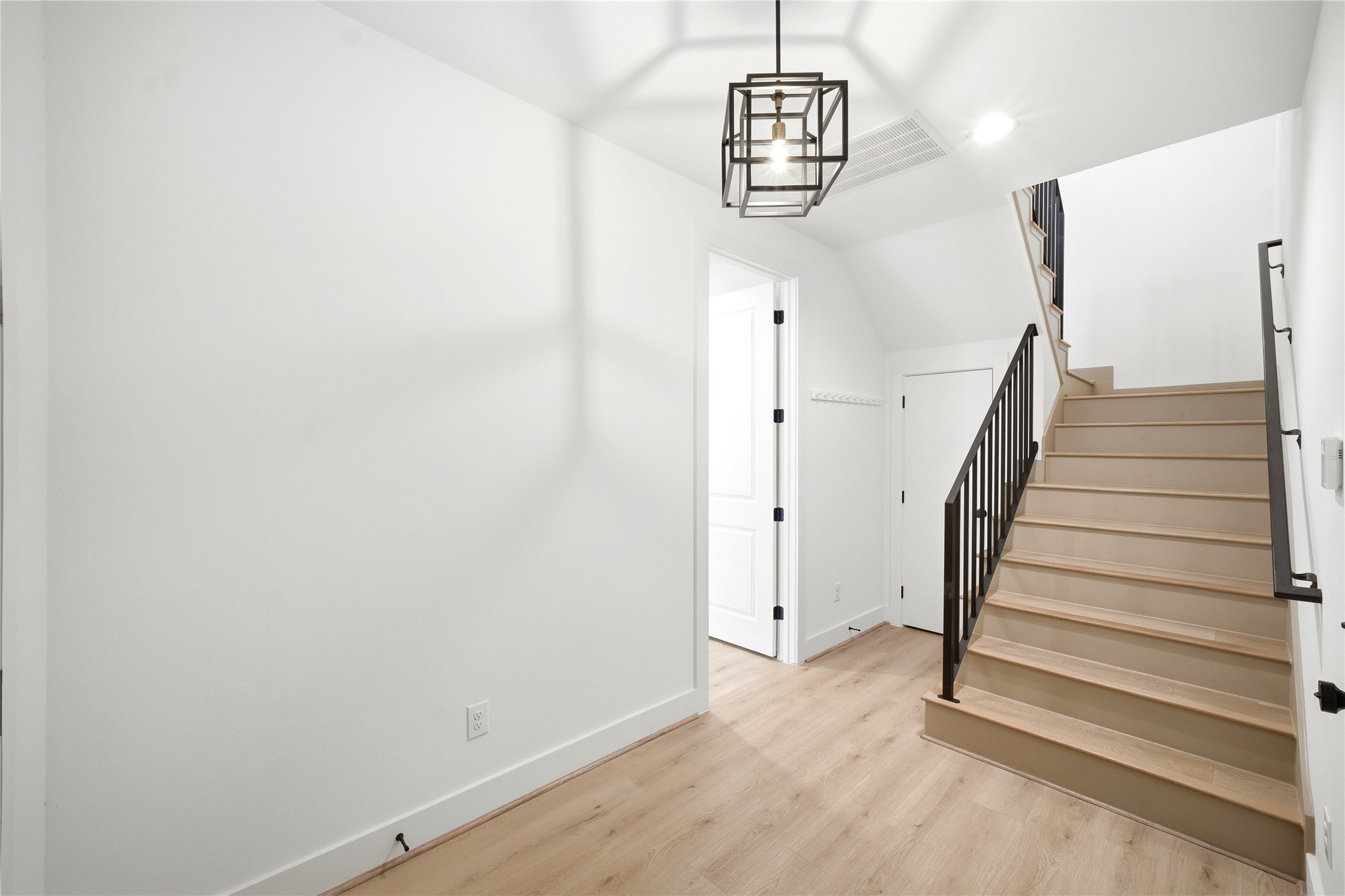 1823 Prospect Street C Property Photo 7