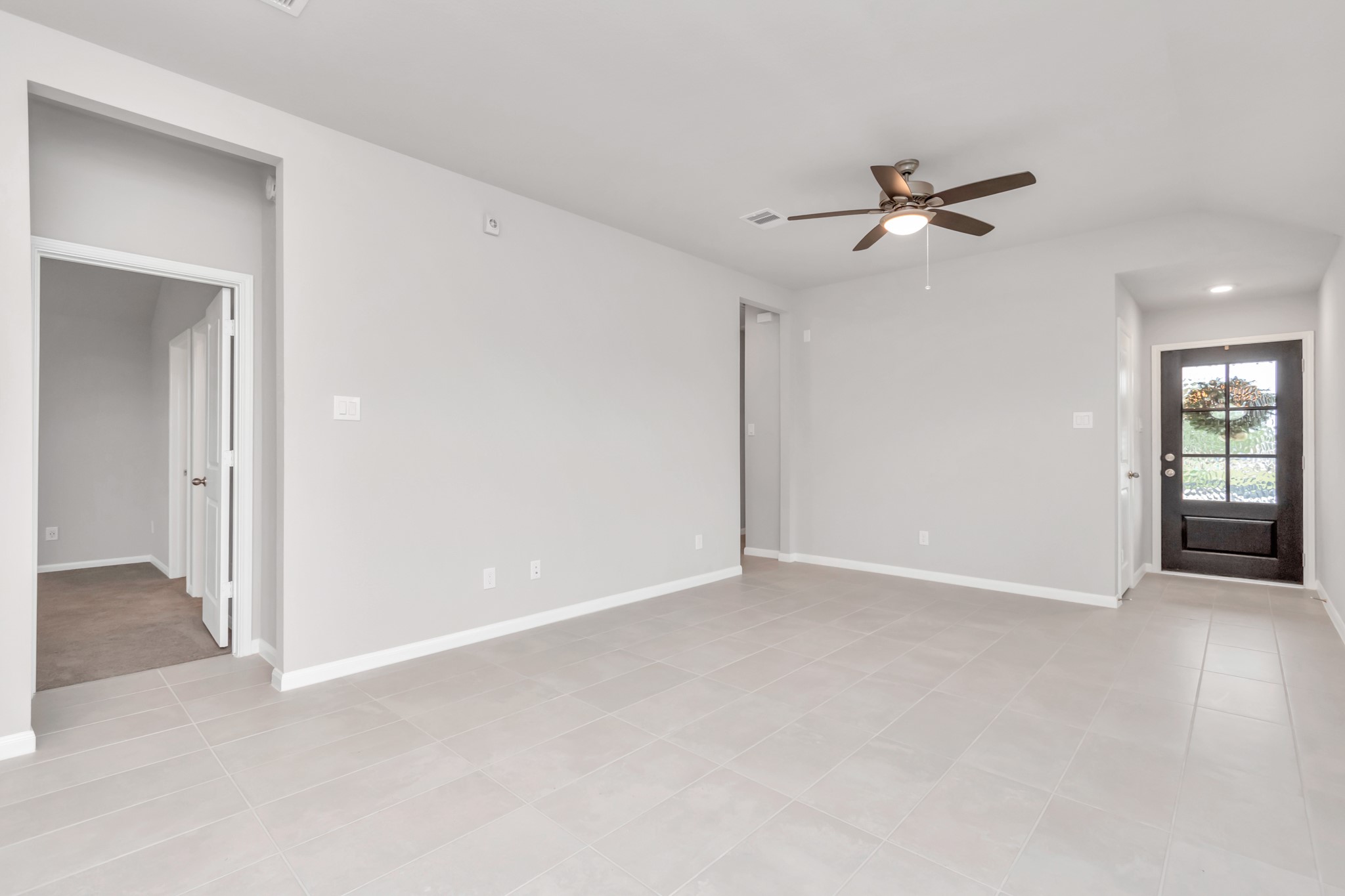 19559 Montgomery Ridge Way Property Photo 3