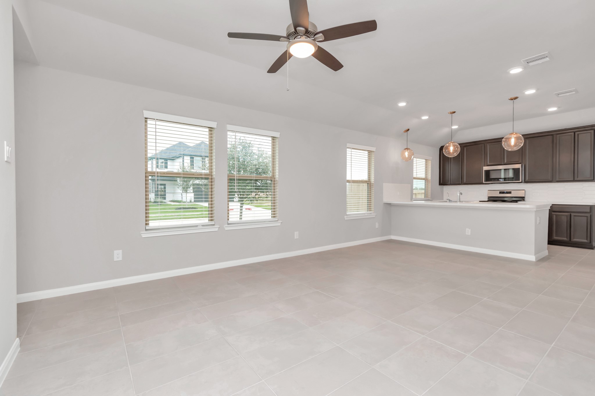 19559 Montgomery Ridge Way Property Photo 6