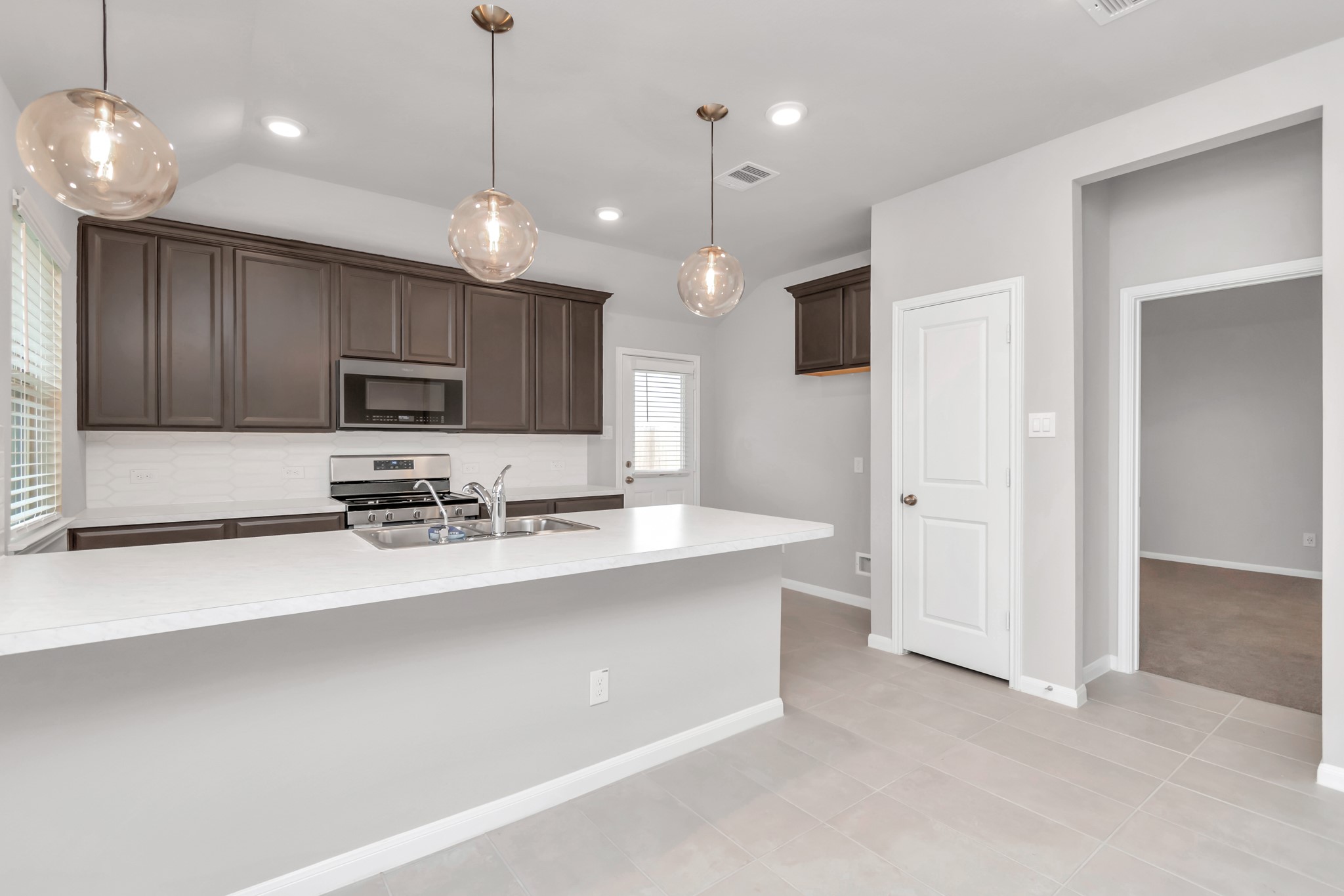 19559 Montgomery Ridge Way Property Photo 8