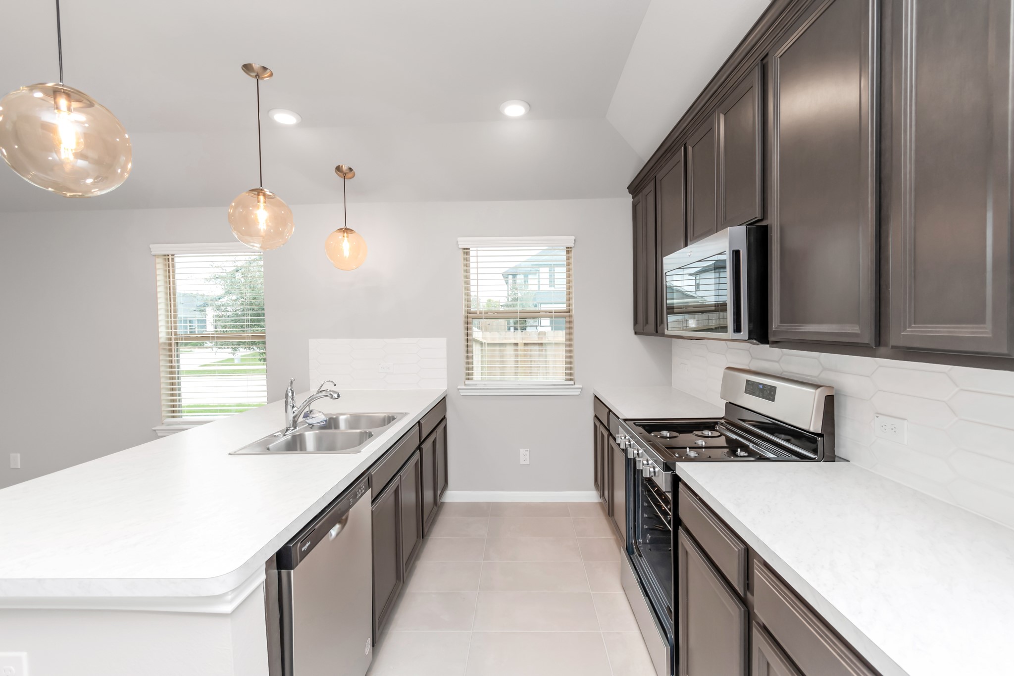 19559 Montgomery Ridge Way Property Photo 9