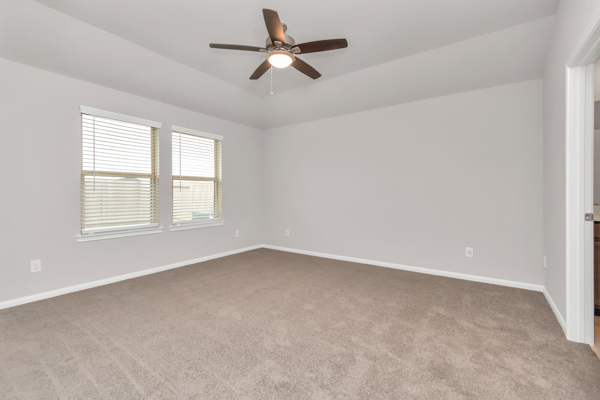19559 Montgomery Ridge Way Property Photo 11