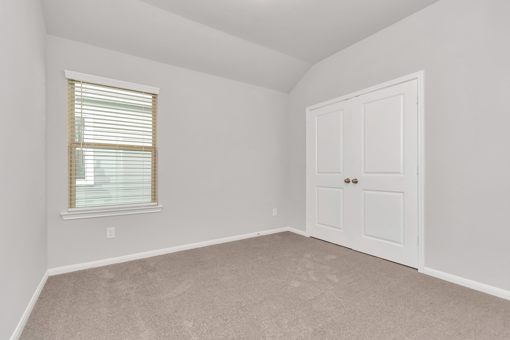 19559 Montgomery Ridge Way Property Photo 16