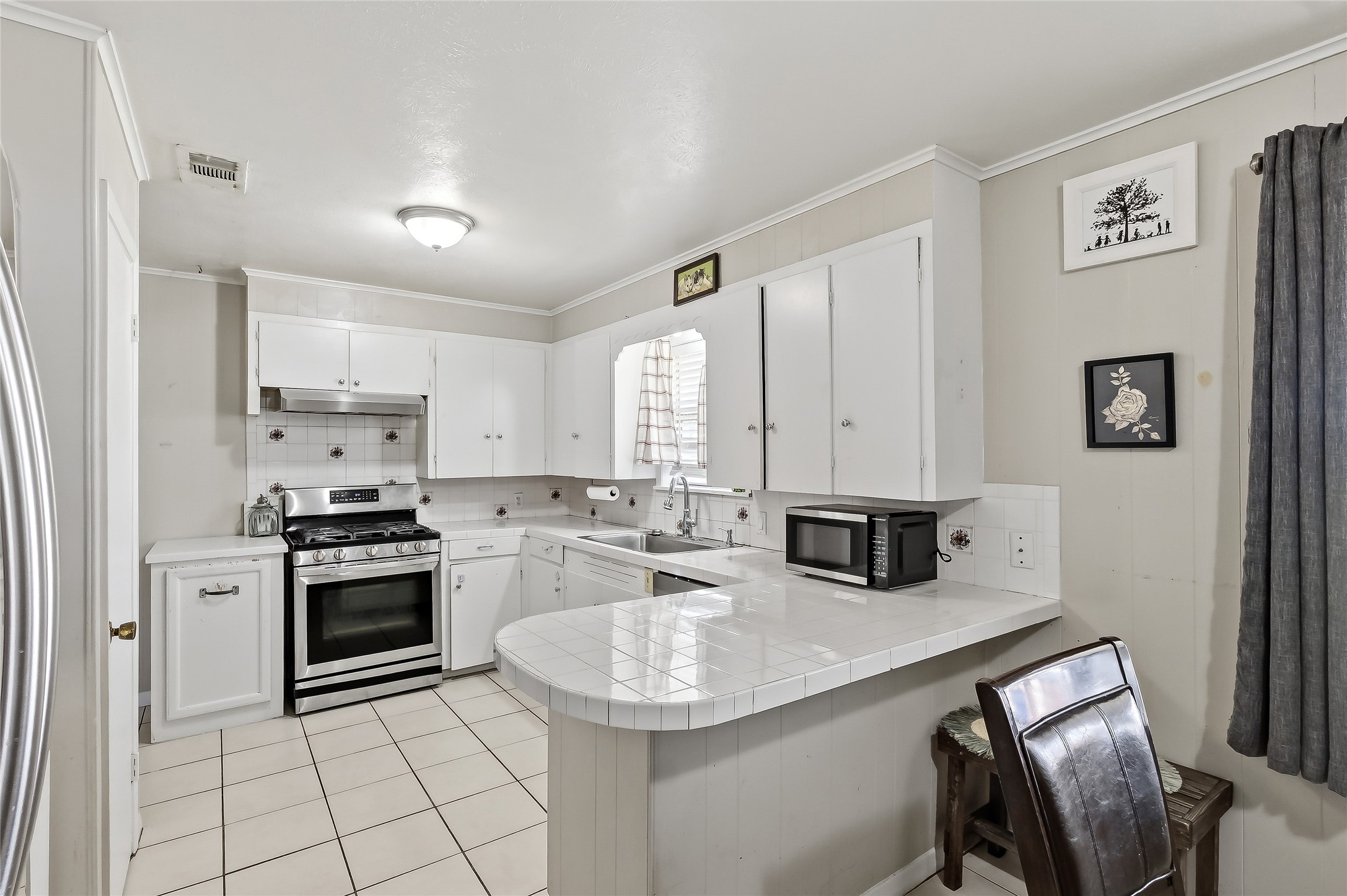 411 N Commerce Street Property Photo 10