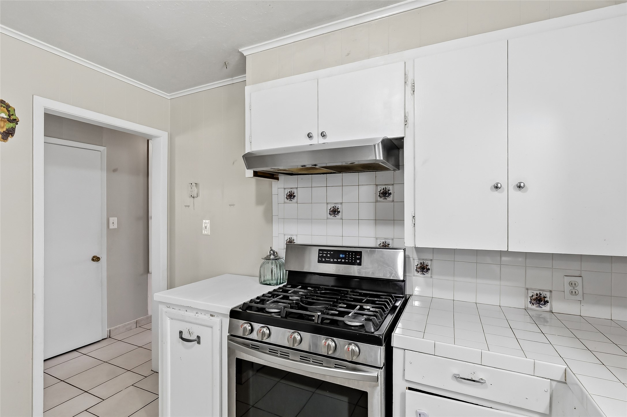 411 N Commerce Street Property Photo 11