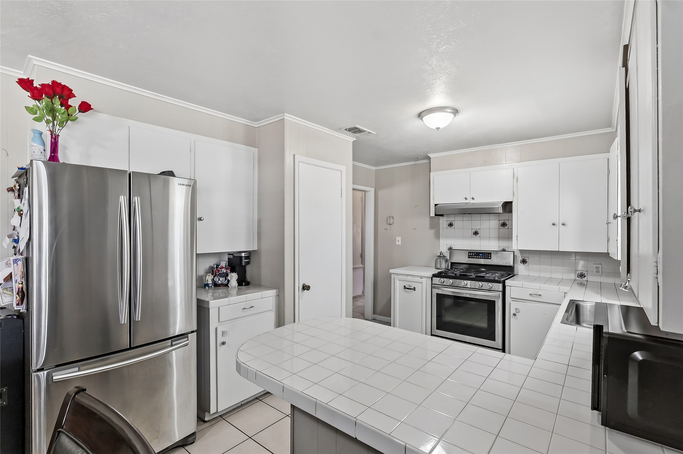 411 N Commerce Street Property Photo 13