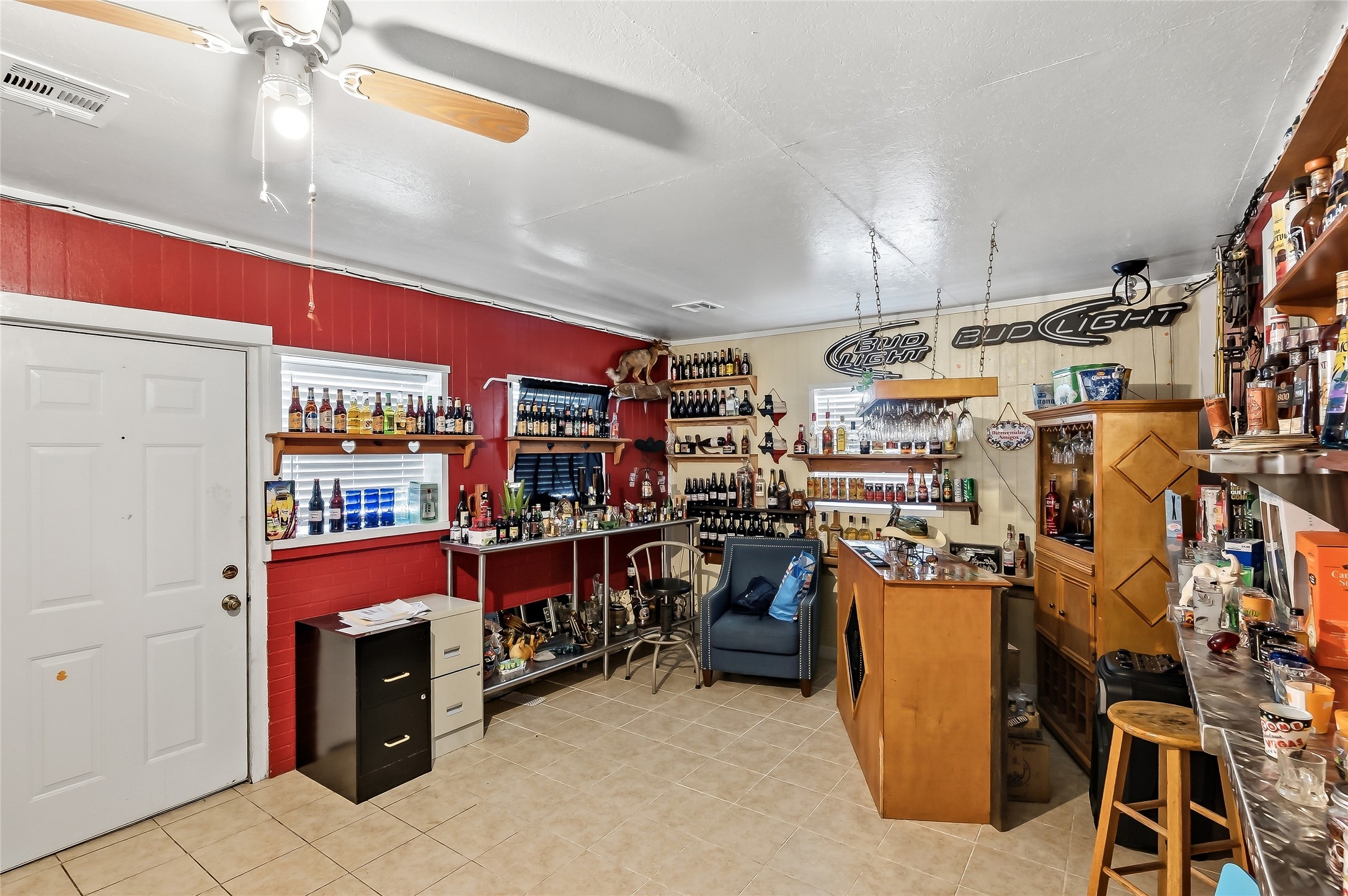 411 N Commerce Street Property Photo 15