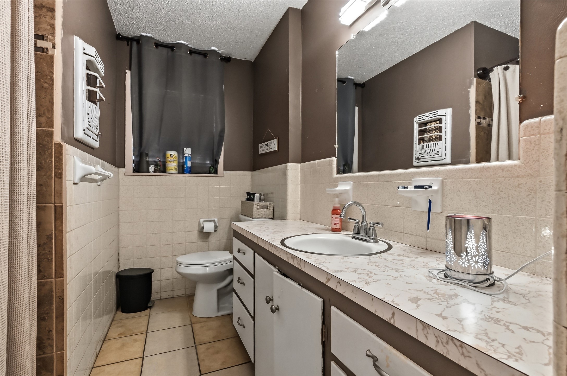 411 N Commerce Street Property Photo 19