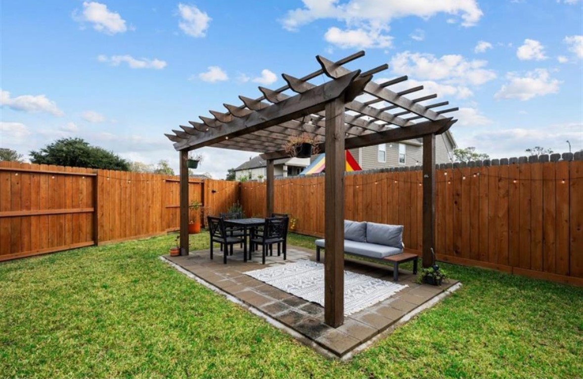 5527 Cuerta Street Property Photo 2