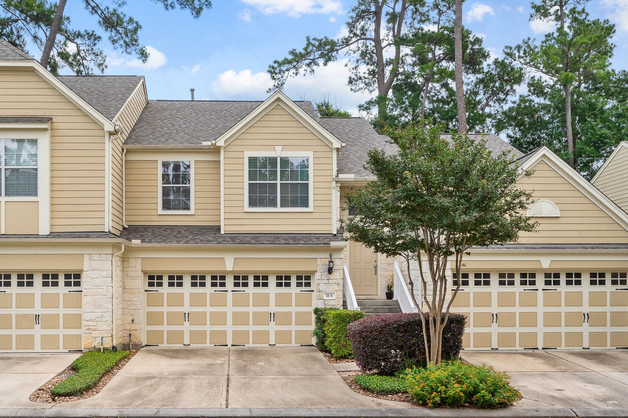 13600 Breton Ridge Street 25E Property Photo 1