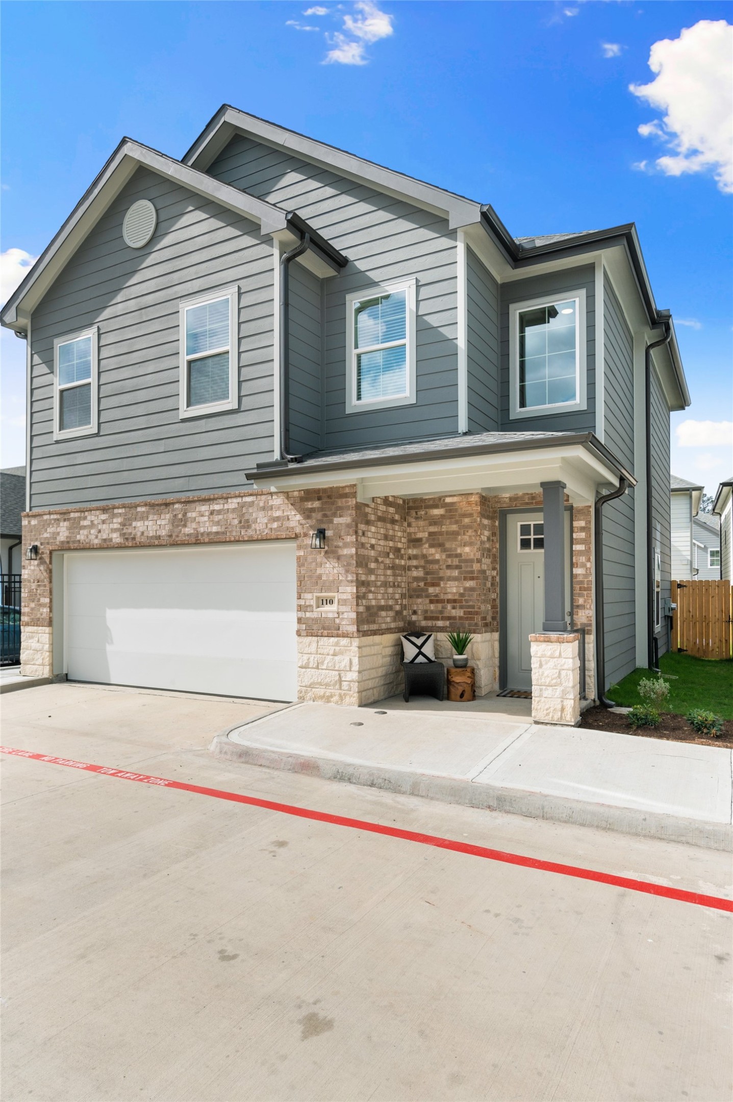 28325-322 Birnham Woods Drive Property Photo 2