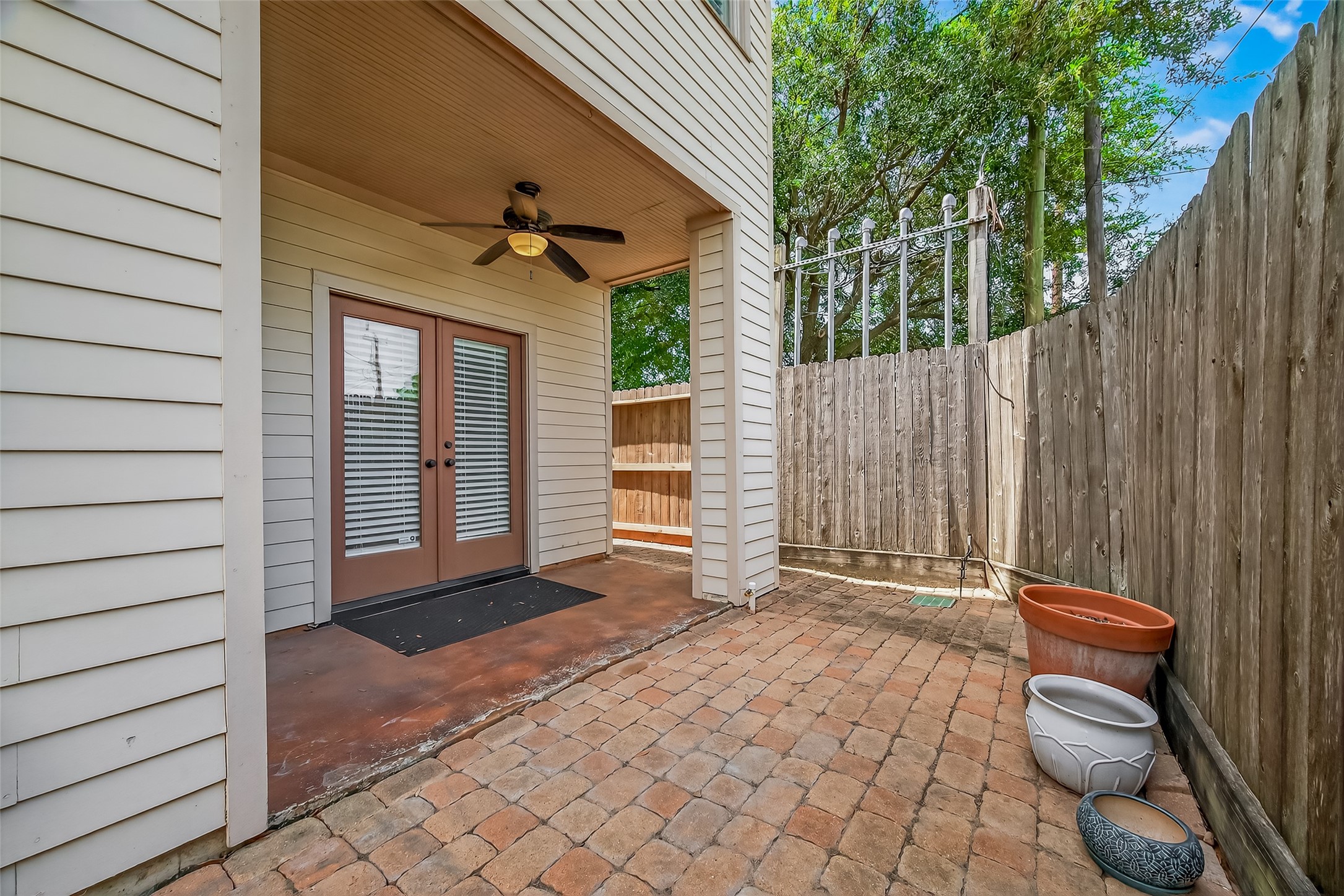 1042 W 25th Street A Property Photo 25